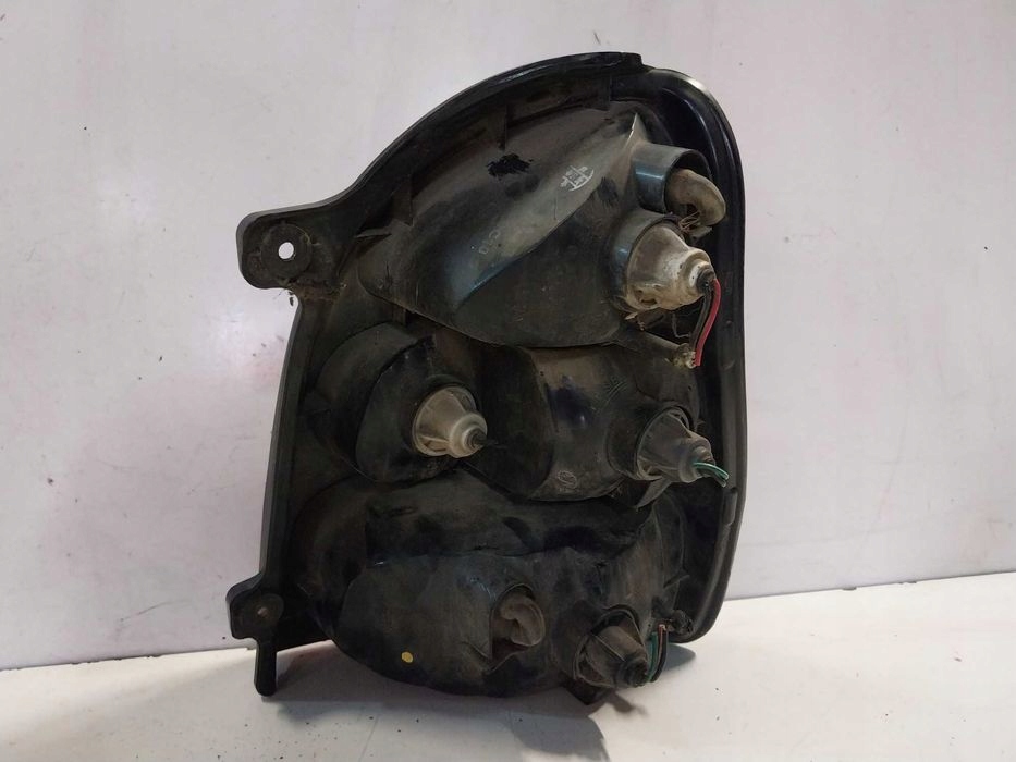 light left rear part Kia Carnival Europa