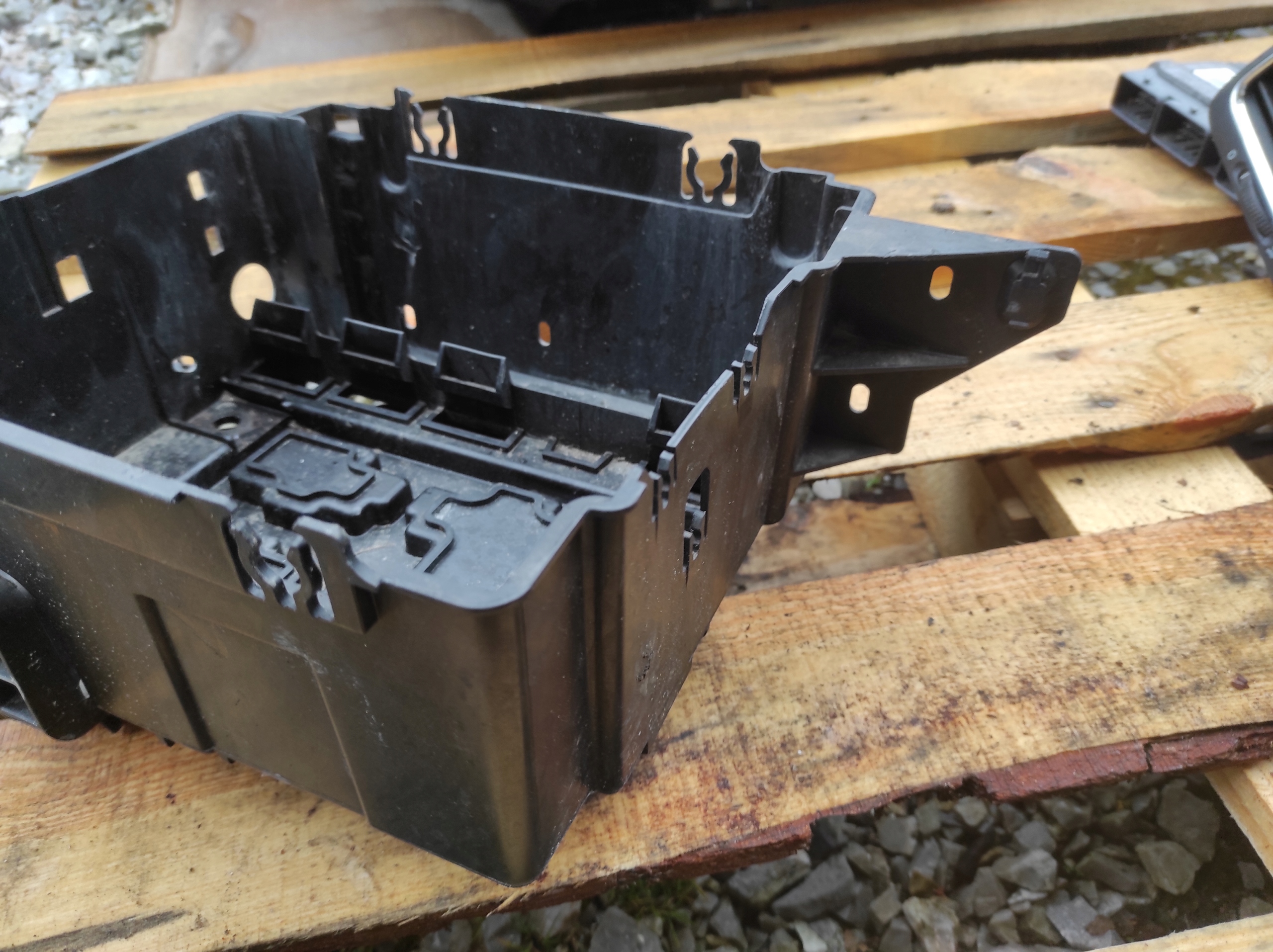DRŽAČ AKUMULATORA CITROEN C3 II DS3 9686203780