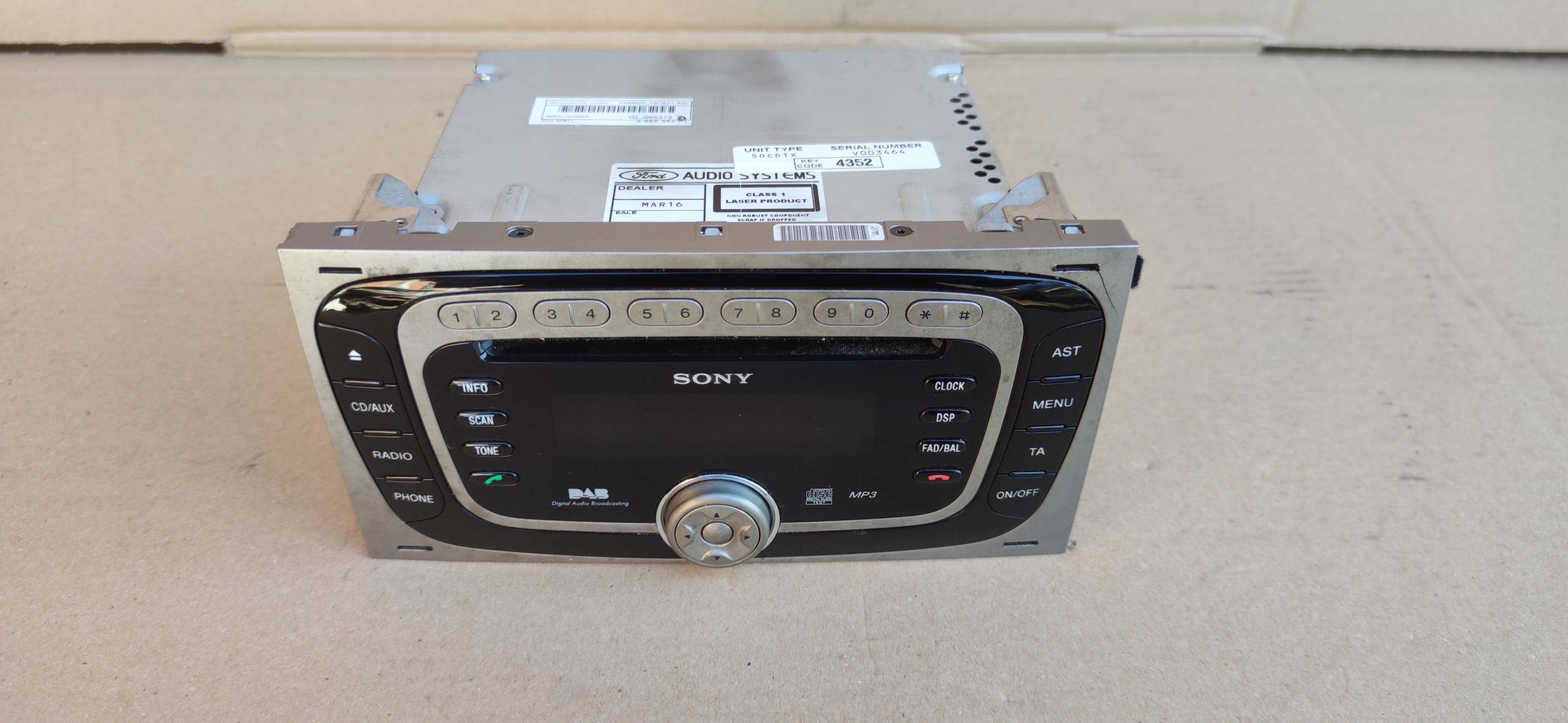 Ford Kuga MK1 radio CD MP3 DAB SONY z kodem 8V4T18C939LF za 400 zł z