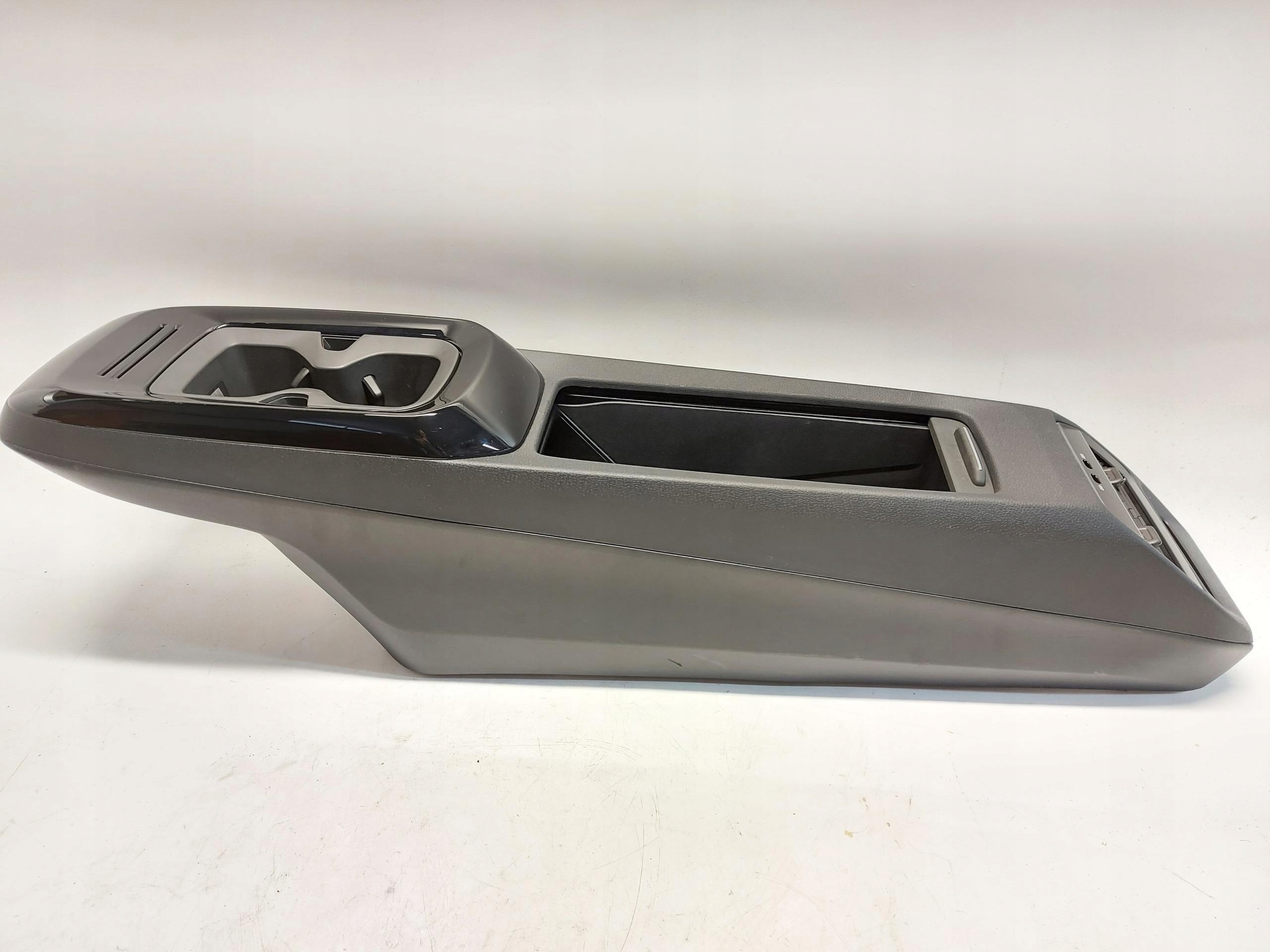 VW ID5 GTX 11E TUNEL central
