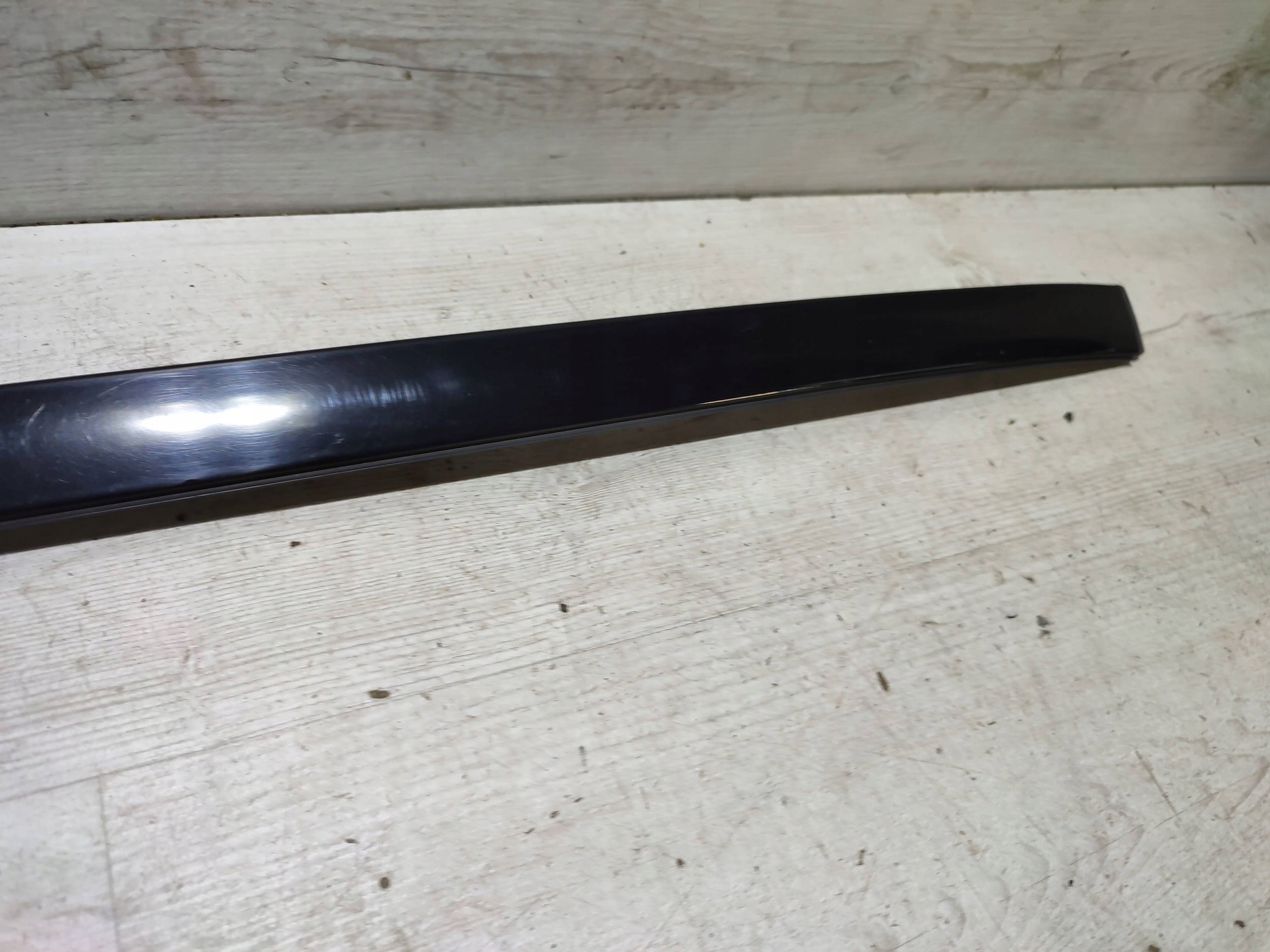 Mercedes-Benz GLK (X204) 2013 front left moulding windows czolowej / przedniej