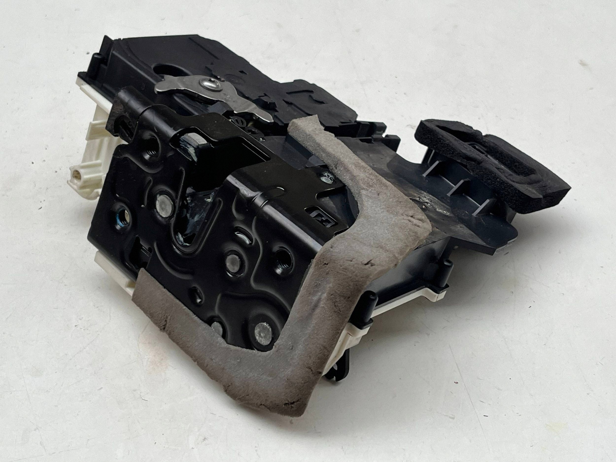 AUDI A6 C8 lock door right rear part 4K0839016Q @M