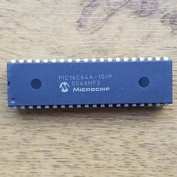 PIC16C64A-10/P mikrokontroler 8-bit, 2k, 128B, 20MHz
