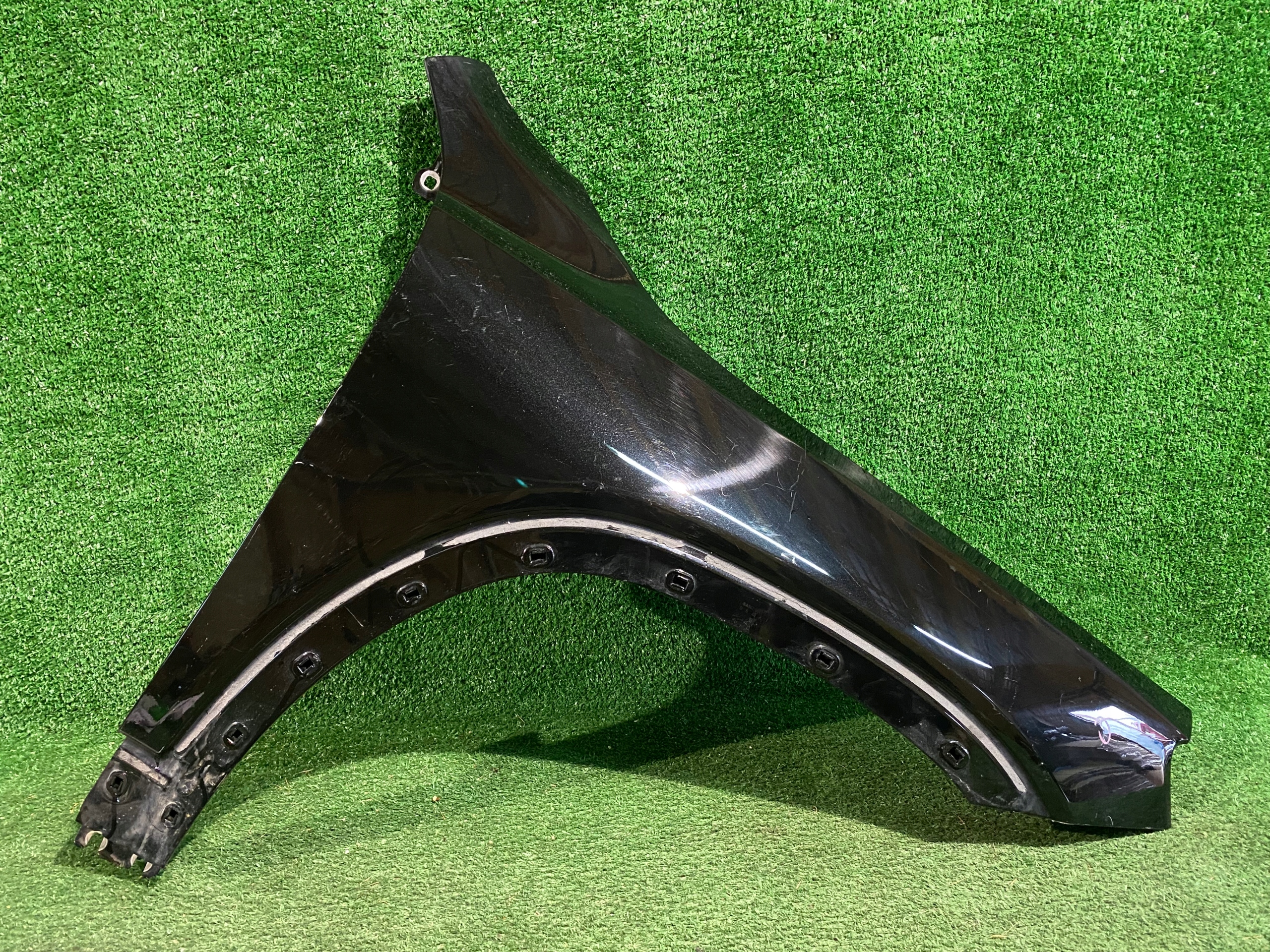 fender front right MERCEDES GLB W247 NR.827