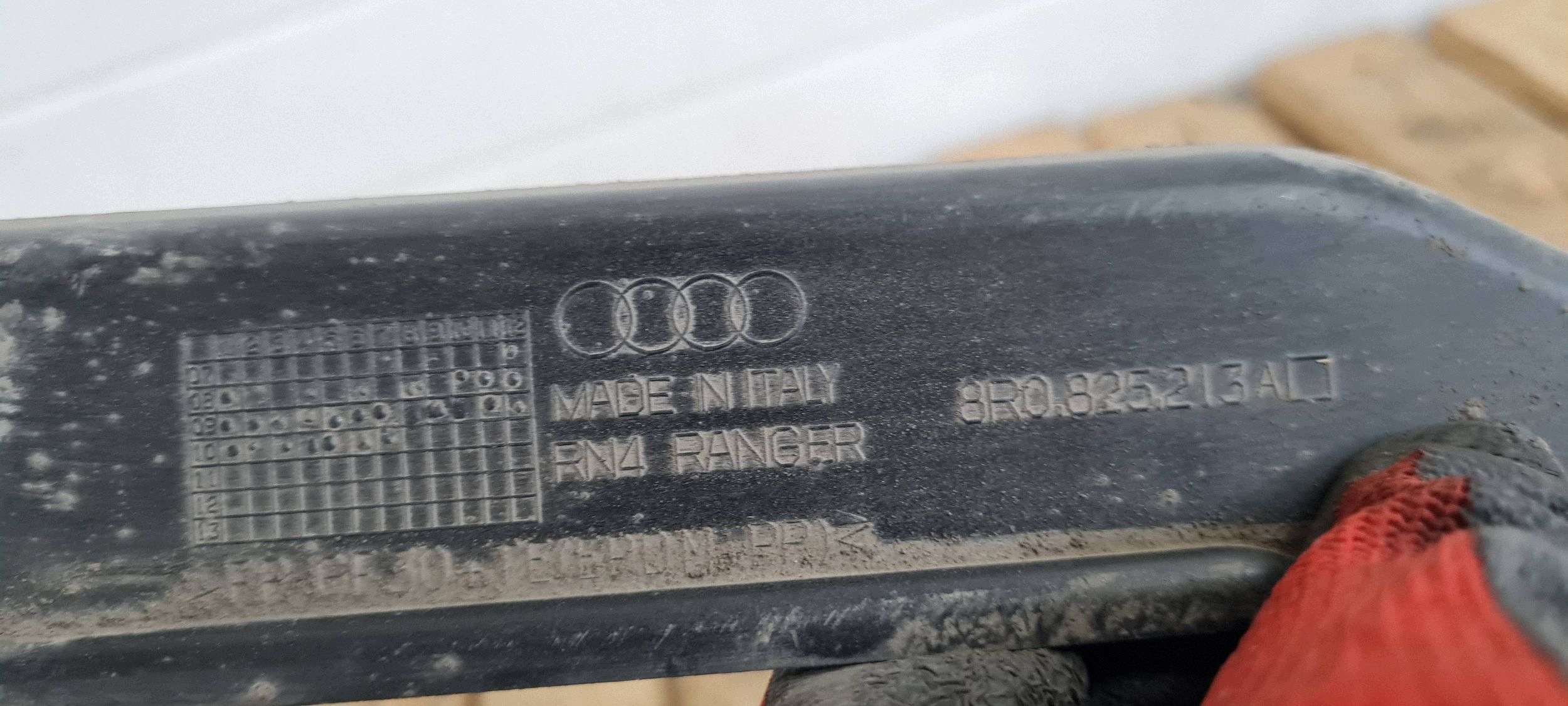 Q5 8R SQ5 cover cap chassis left left rear part 8R0825213A