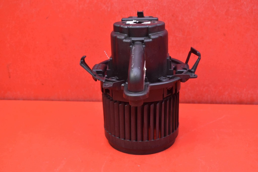 DMUCHAWA Lüfter des lüfters EU 5P3730000 RENAULT CLIO 4 IV 12-20