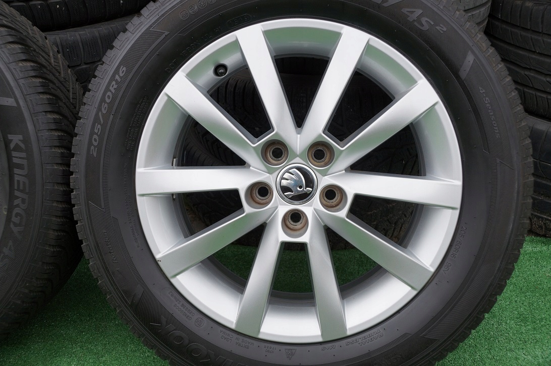 ВСЕСЕЗОННІ КОЛЕСА SKODA KAMIQ ОРИГІНАЛ