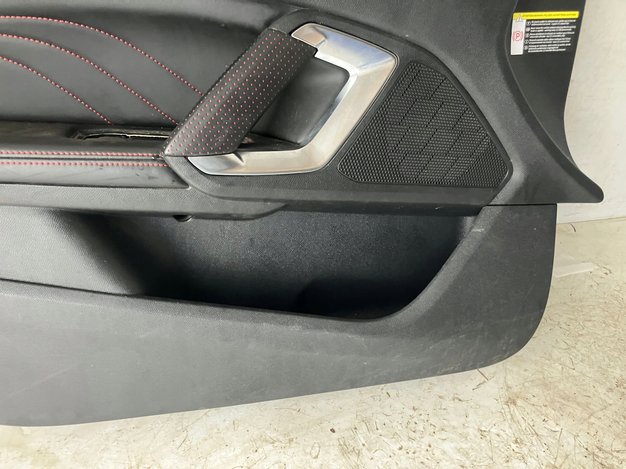 side door left front PEUGEOT 308 T9 HB GT leather red NITKA