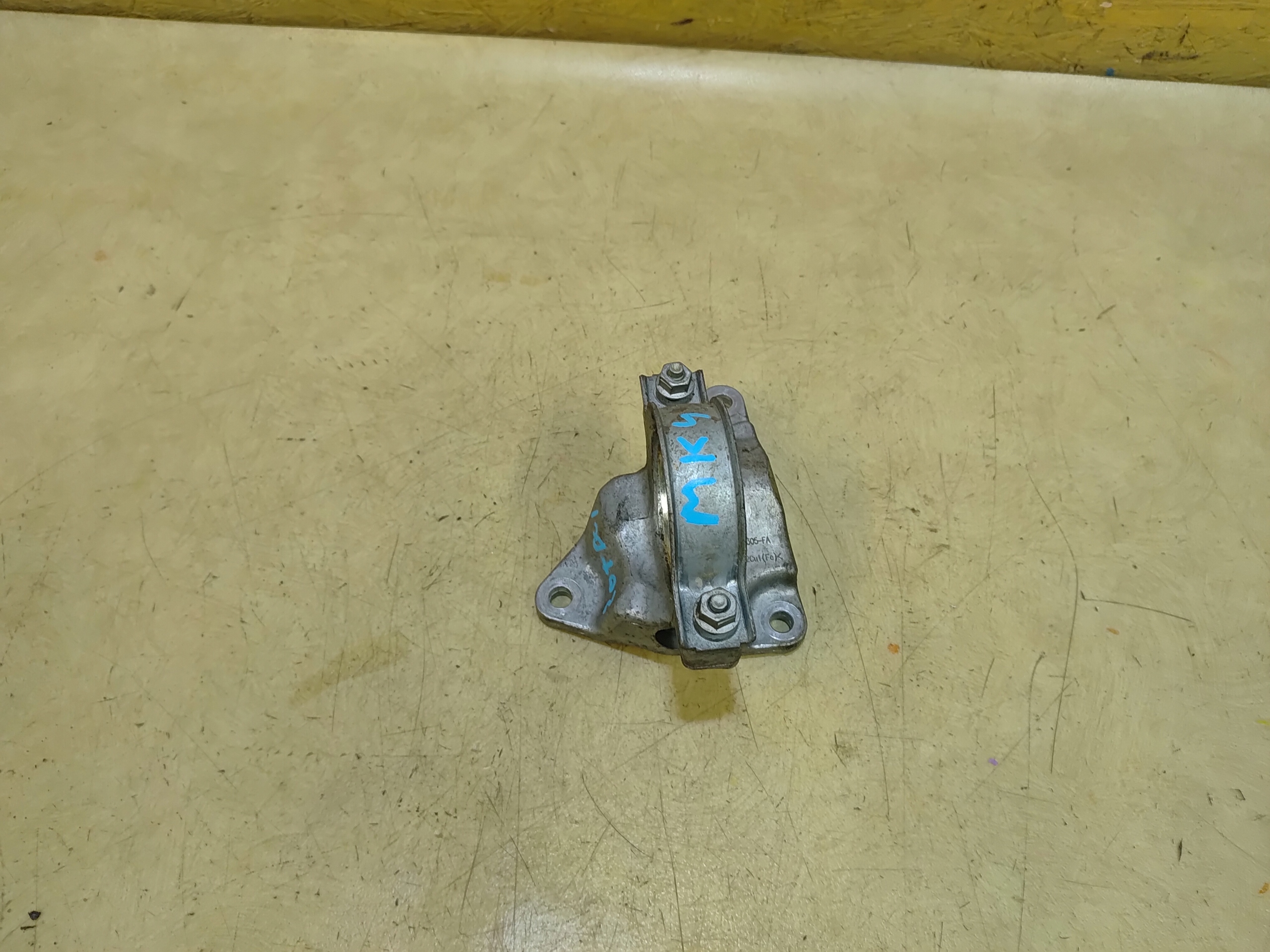 MONDEO MK4 2.0 TDCI PODPORA PÓŁOSI AV613K305FA