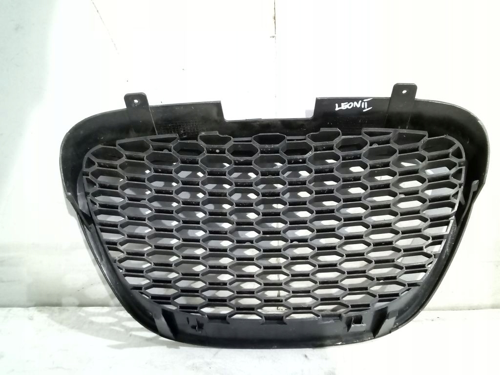 seat Leon II 2 решетка радиатора 37-9509080504