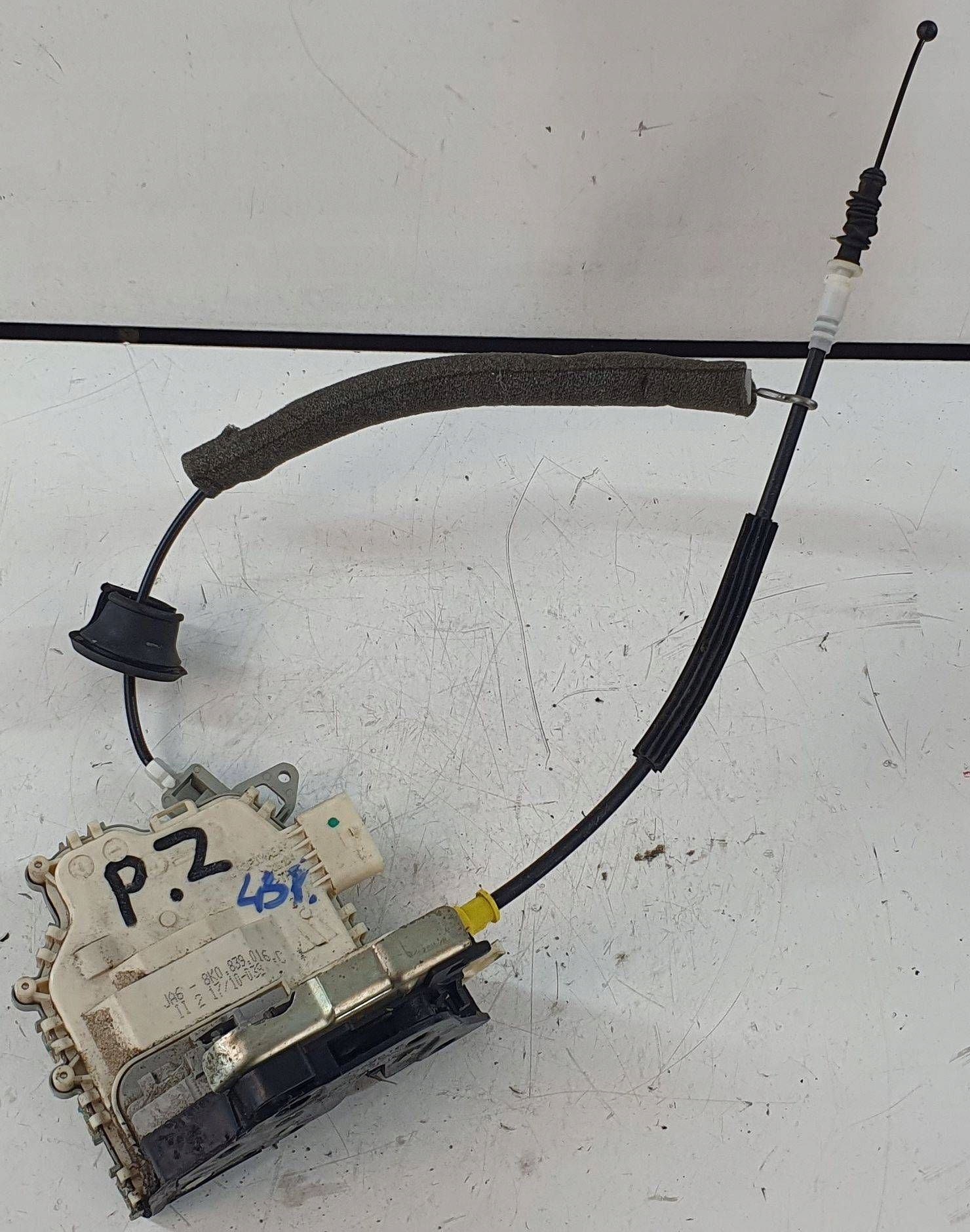 Audi A4 8K0 lock door tylnych right rear part