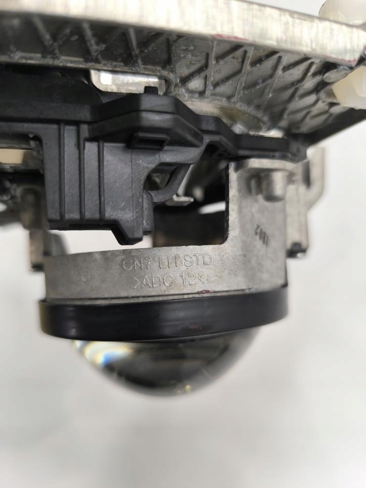 Конвертер правый передний Hyundai BAYON BC3