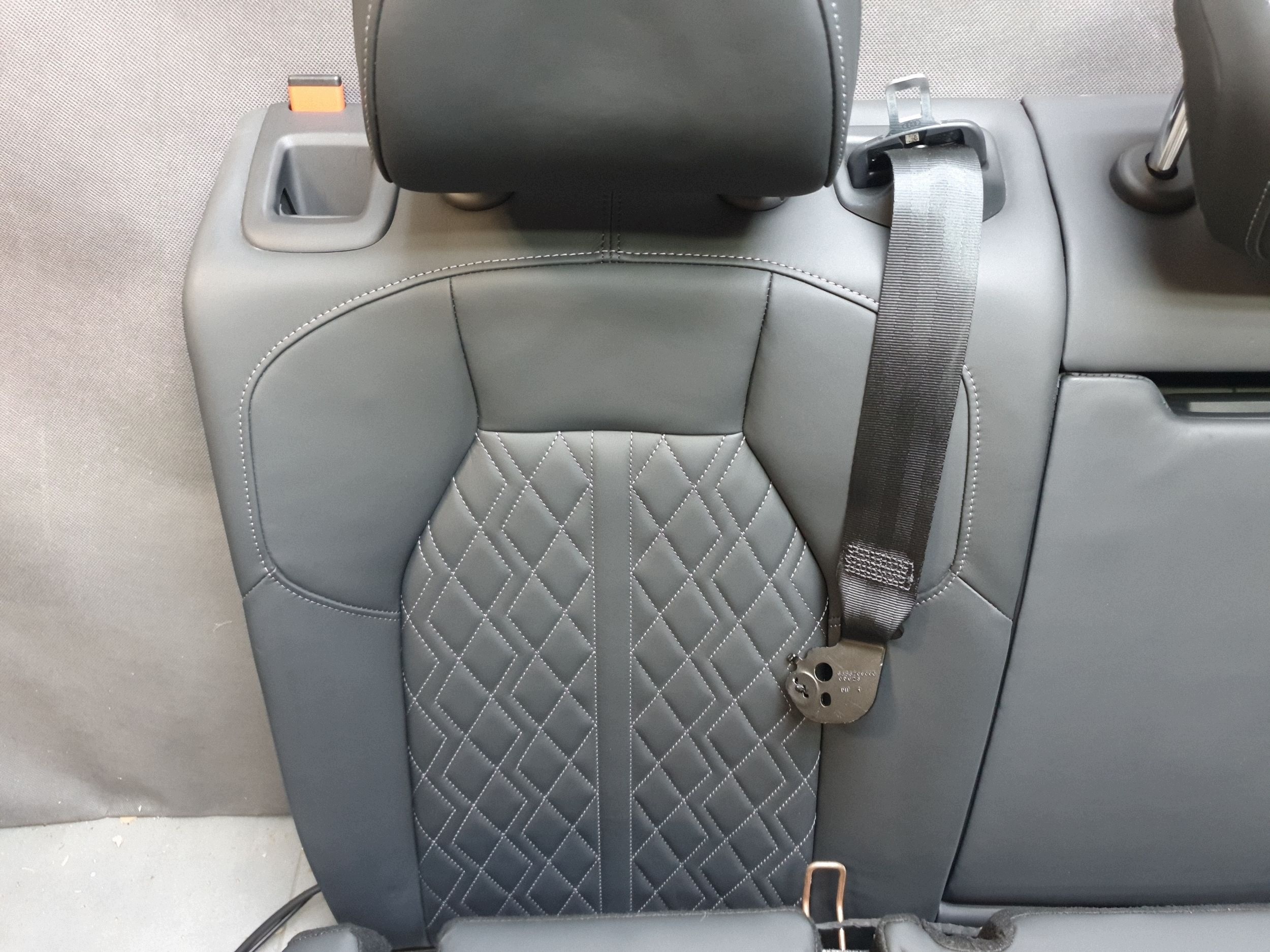 Audi SQ6 e-tron sjedište stražnja sjedenje stražnje 85H885405