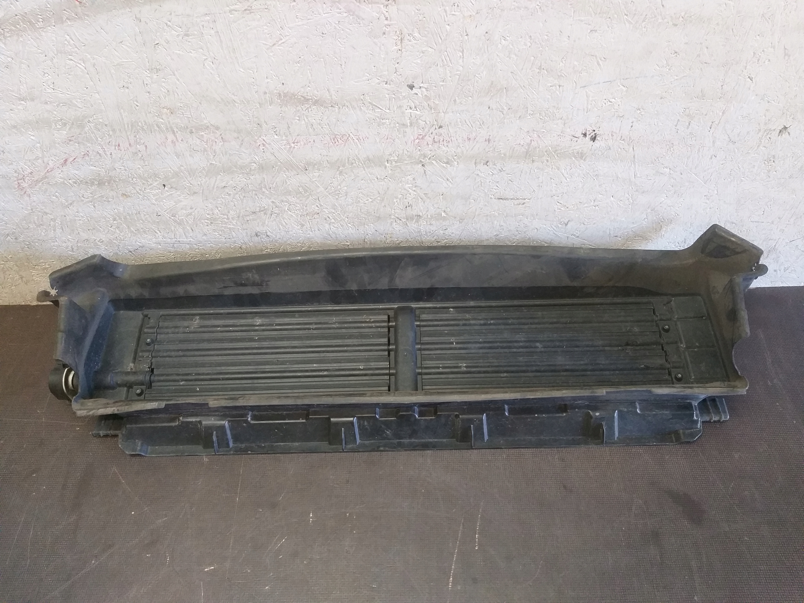 PAS PRZEDNI ŻALUZJA VOLVO XC60 II 2 17- 31425366