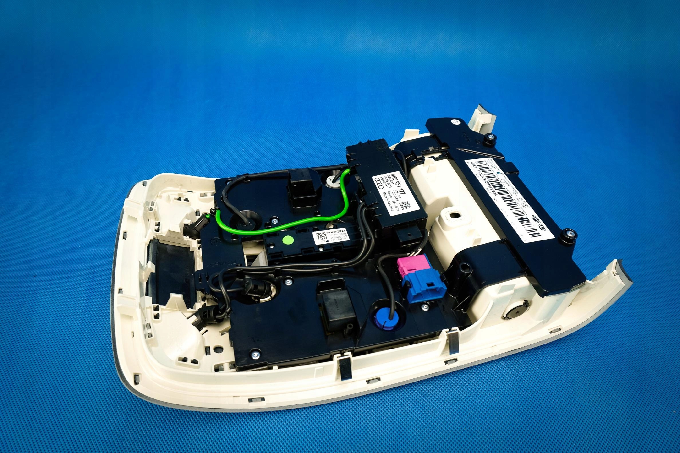 Oswietlenie light cabs Audi A8 4H0947135N ET1