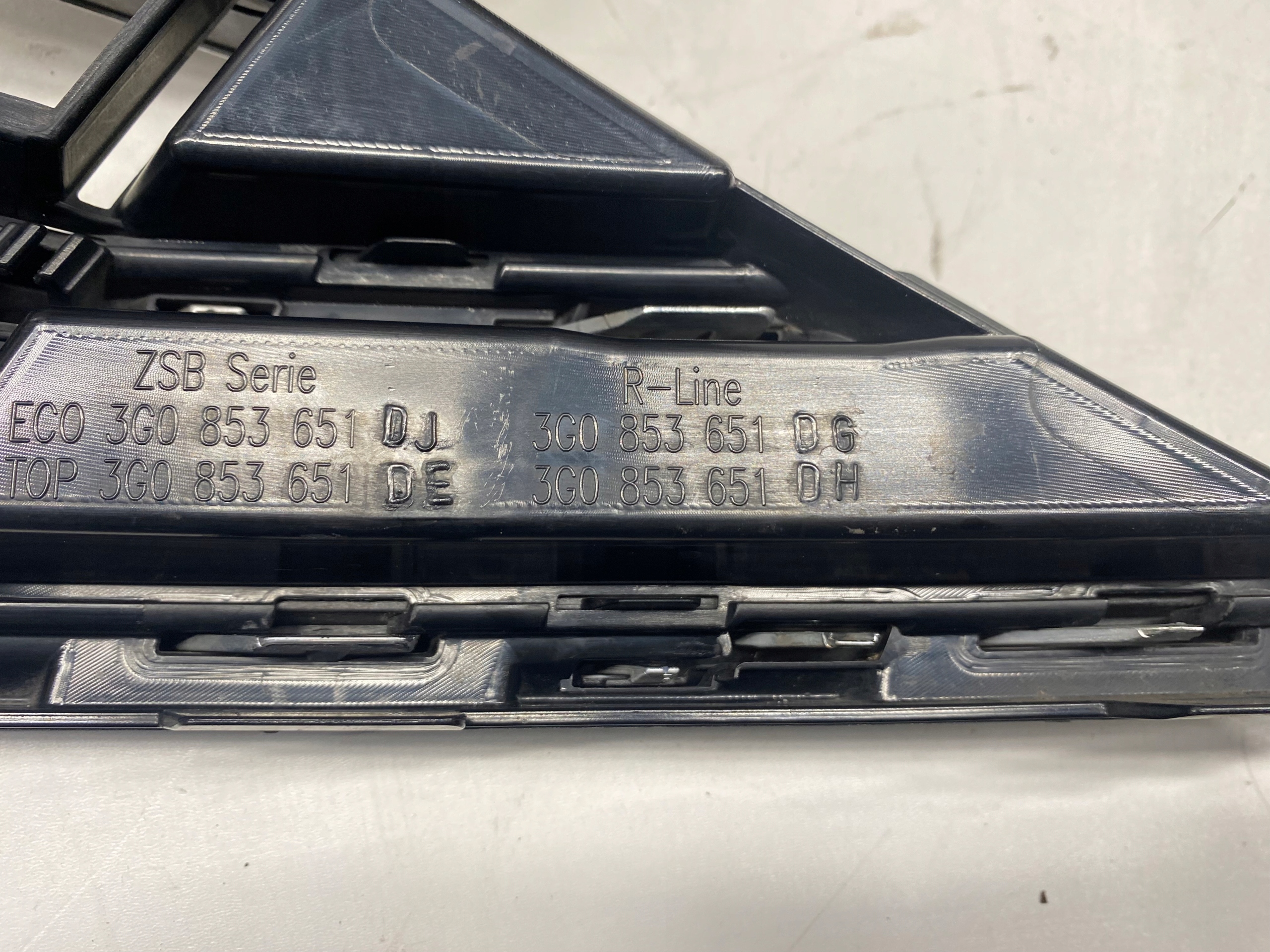 VW Passat B8 Kühlergrill FRONTGRILL Kühlergitter 3G0853653NP - Thumbnail 11