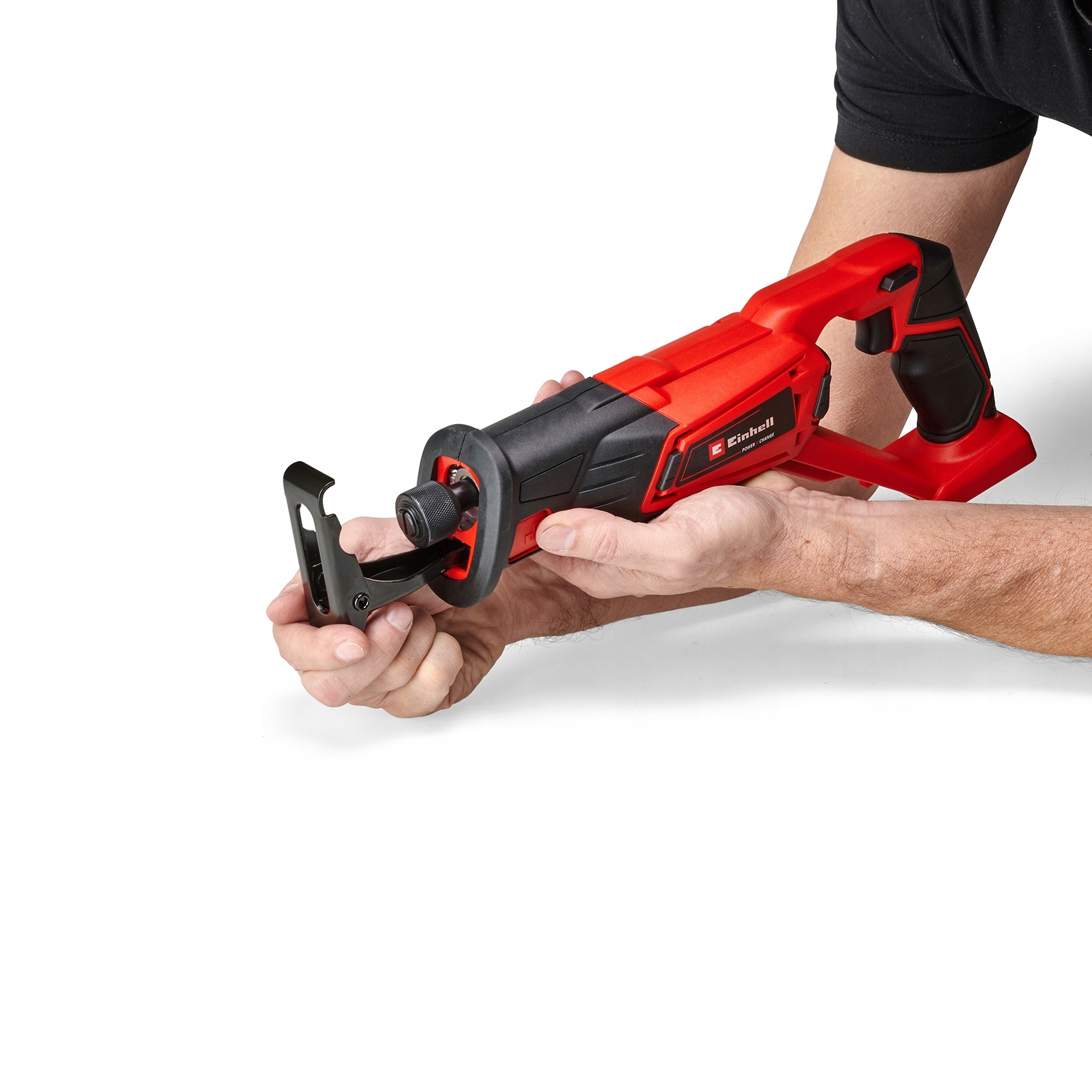 PIŁA SZABLASTA AKUMULATOROWA TE-AP 18/22 Li – Solo LISI OGON EINHELL Głębokość cięcia w drewnie 100 mm