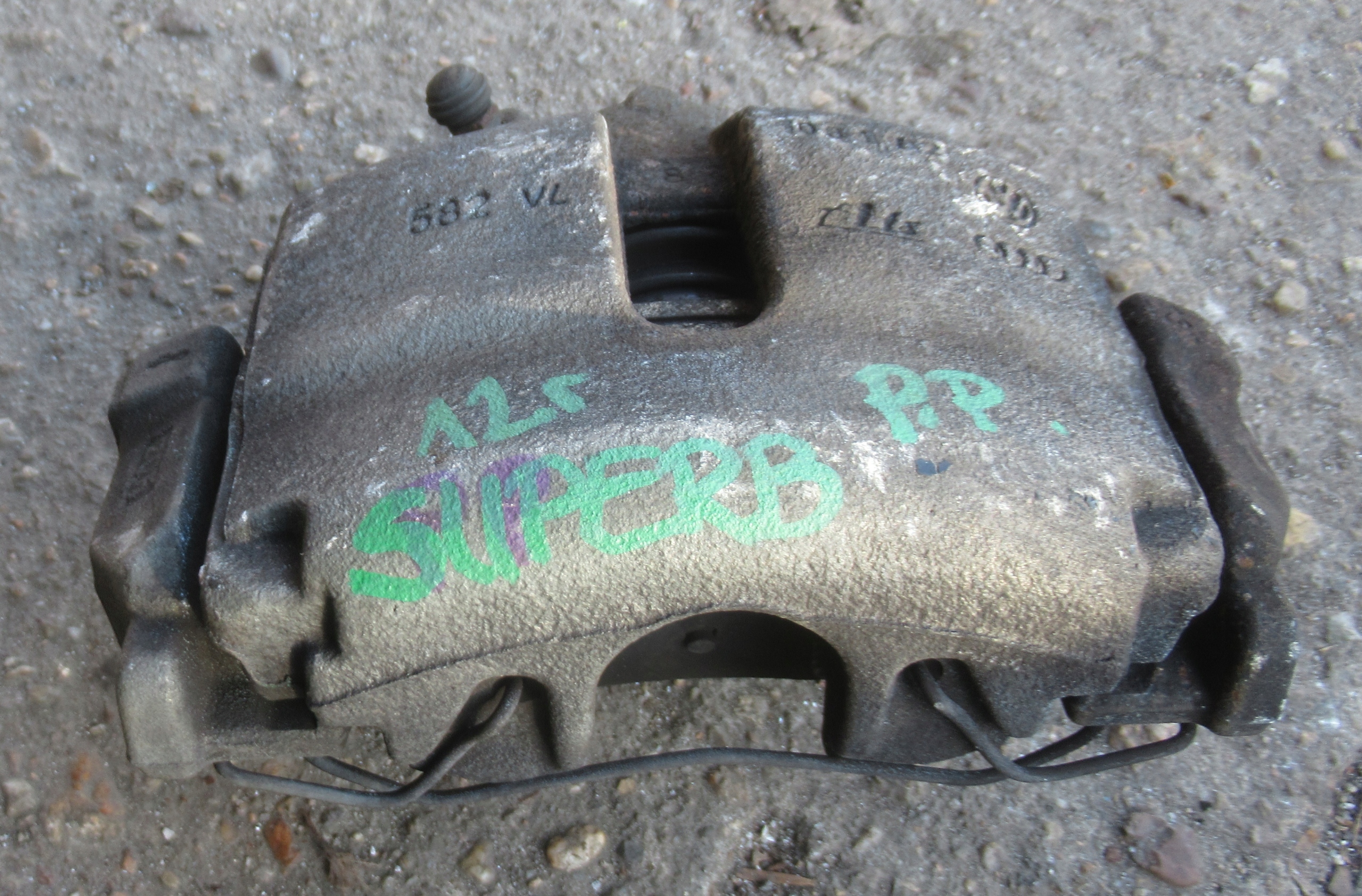 SKODA SUPERB II 1.8 TSI 12R caliper brake right front