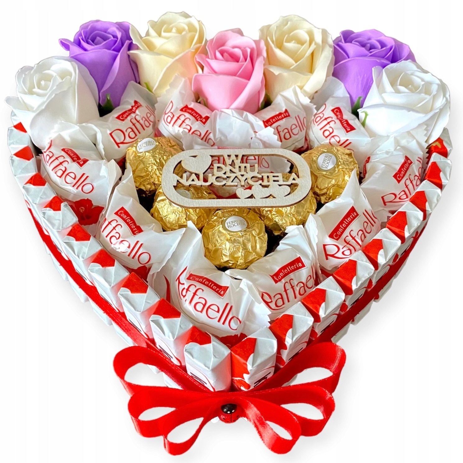 Tort z róż mydlanych słodki dla Nauczycielki Pani Cioci napis