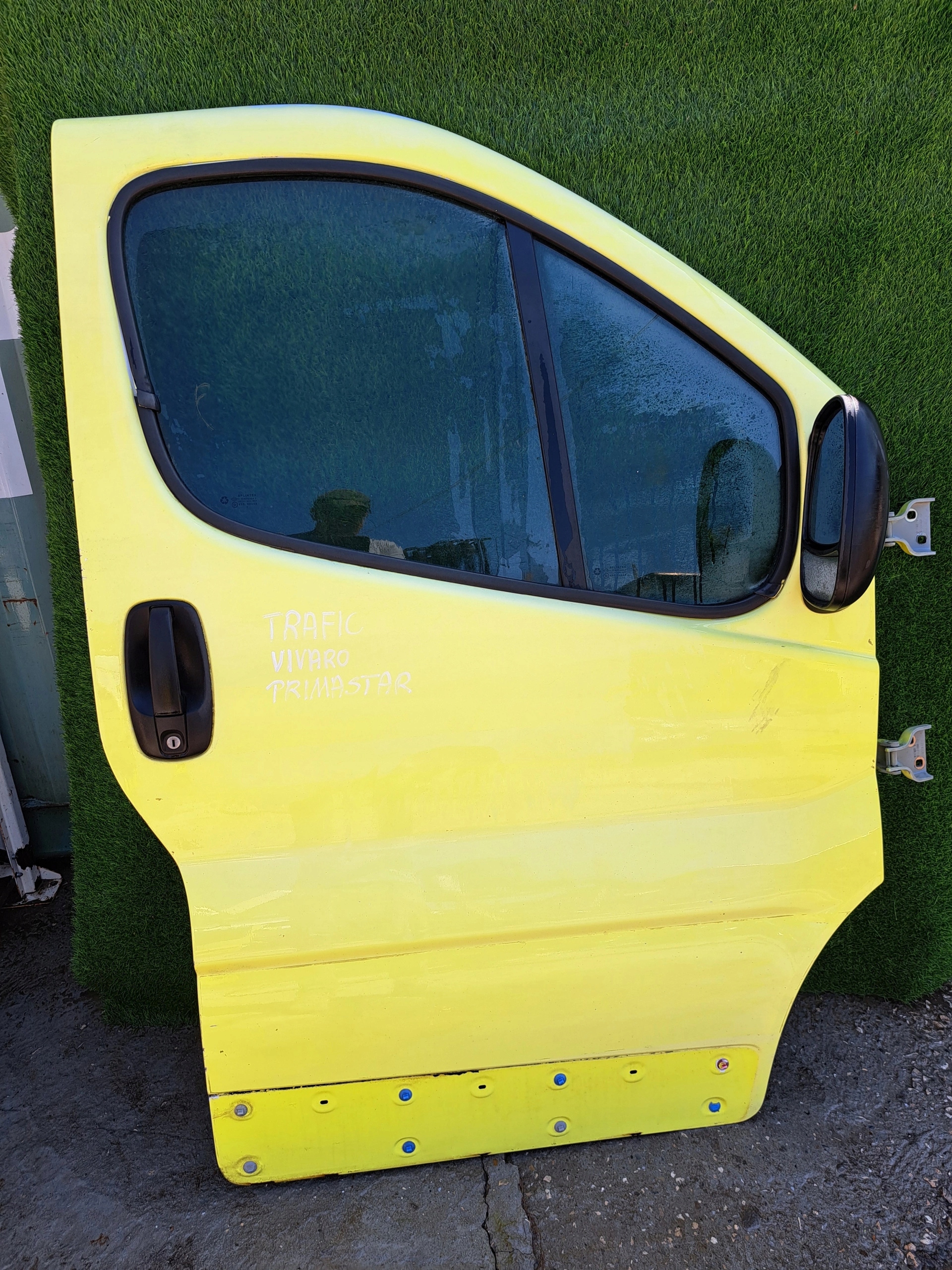 RENAULT TRAFIC VIVARO PRIMASTAR door right front complete