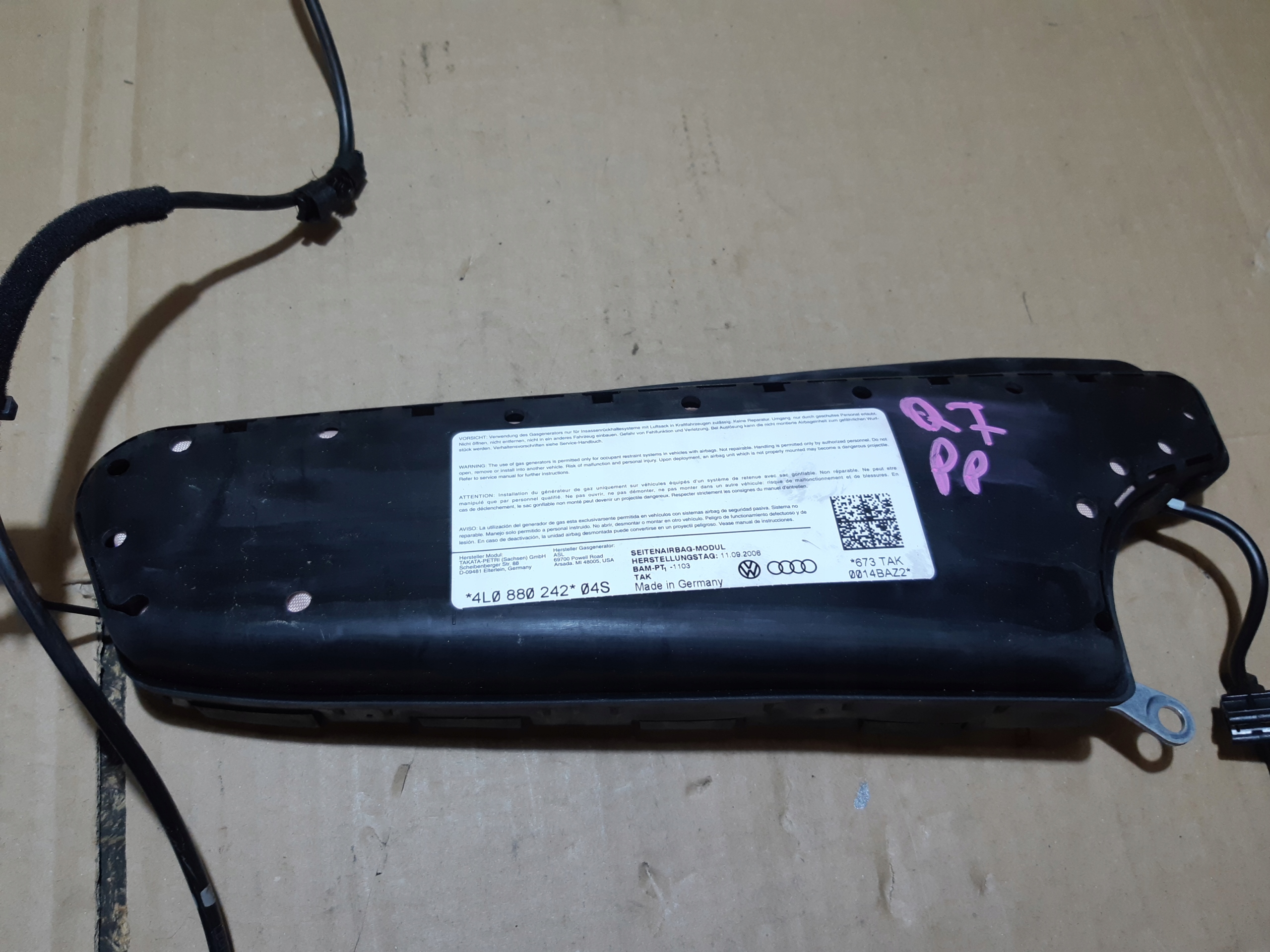 AUDI Q7 4L seat airbag right front 4L0880242