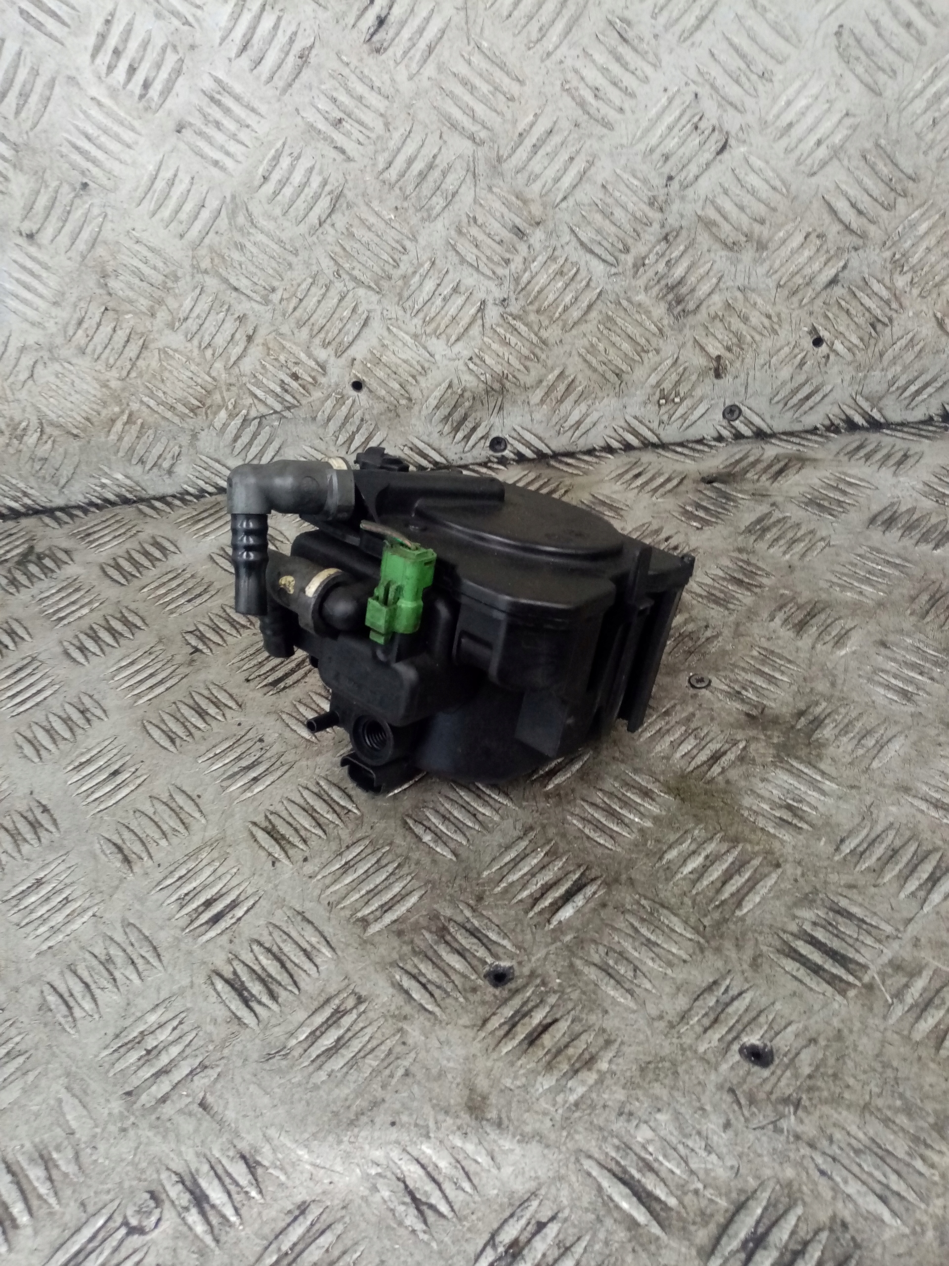 poklopač filtera goriva OPEL MERIVA A HDF939 1.7 D