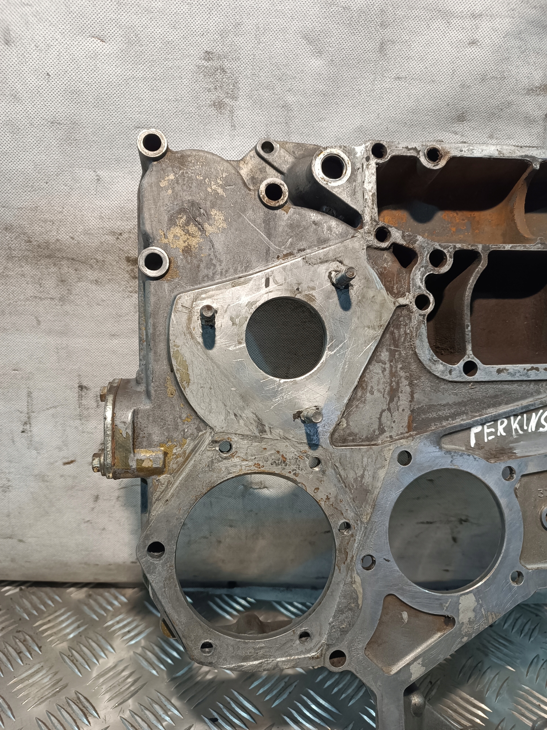 Couvercle carter distribution PERKINS 1004.41004.4T AB (Endommagé GWINTY)