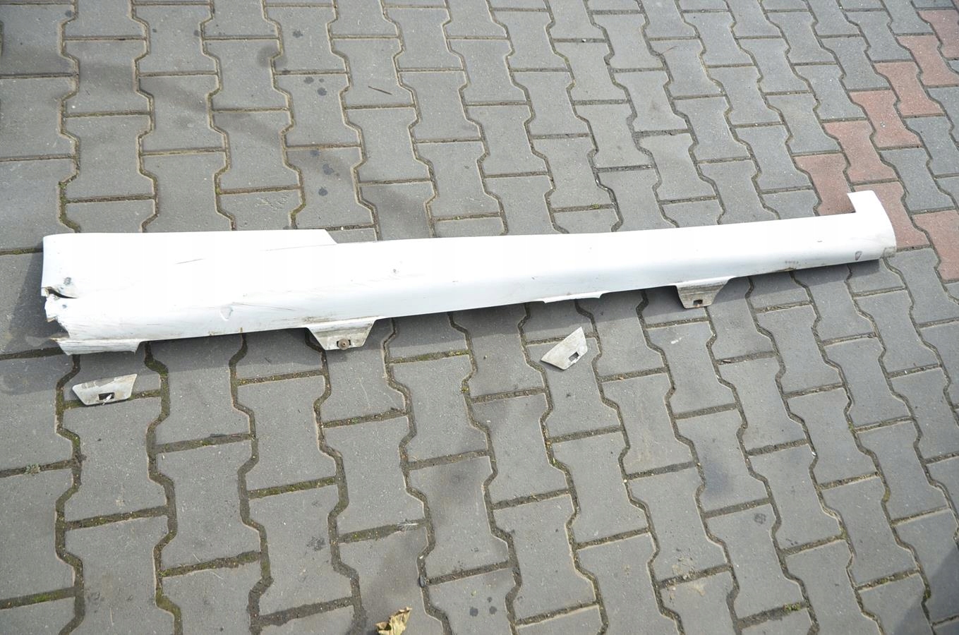 порог правый vw SCIROCCO 1K8 2013r