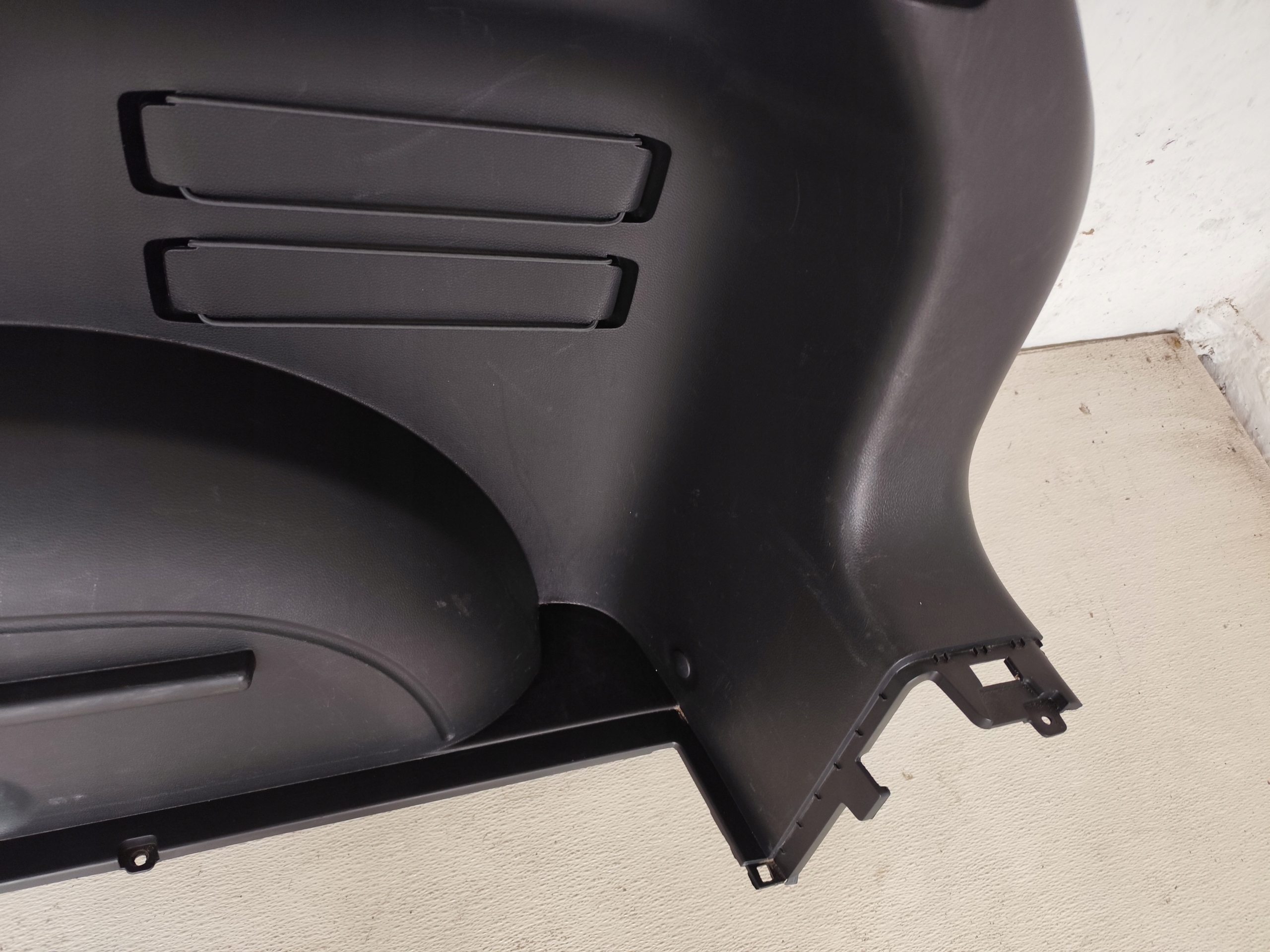 SSANGYONG TIVOLI 2016 boot upholstery right