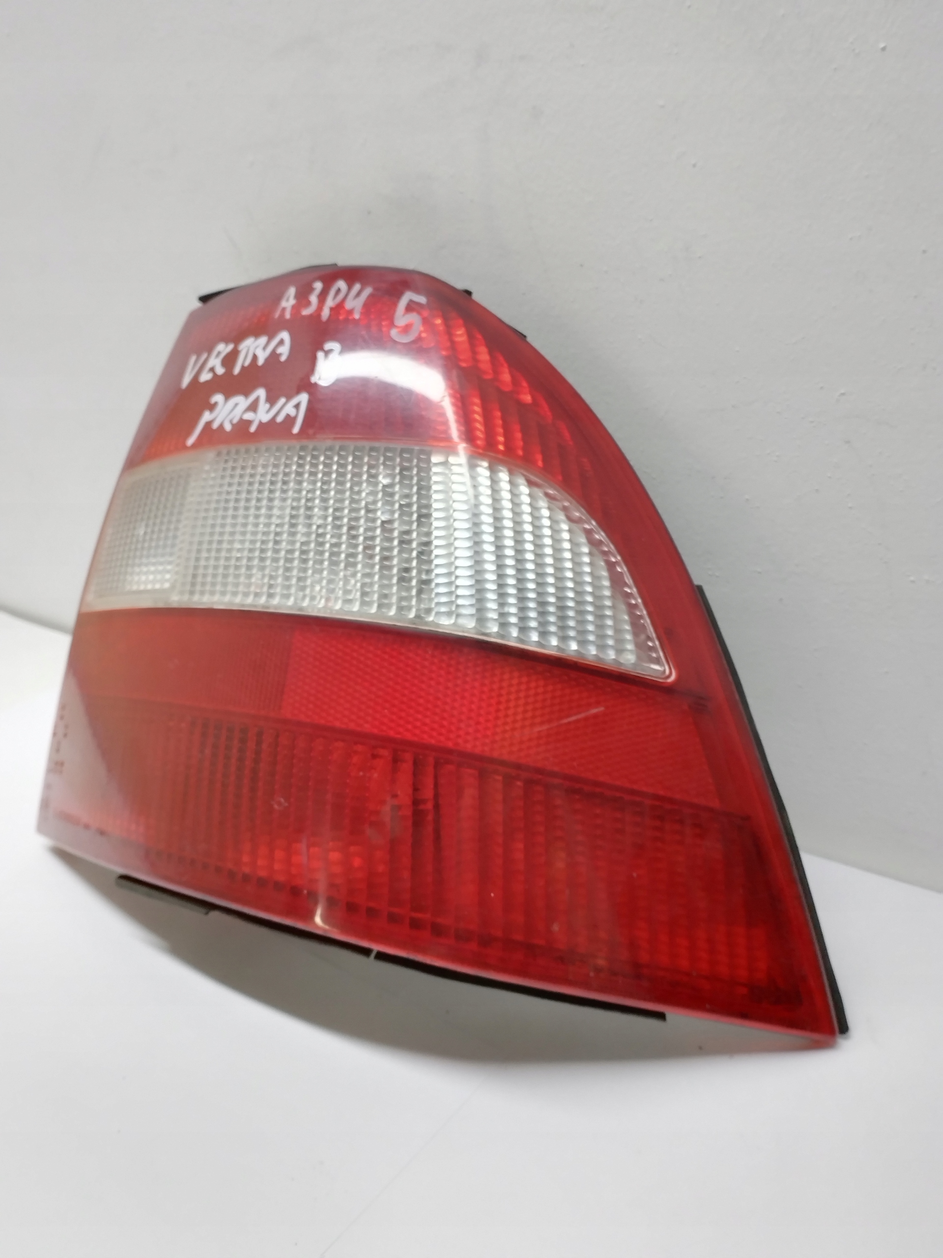 light rear right Opel Vectra B 90568049
