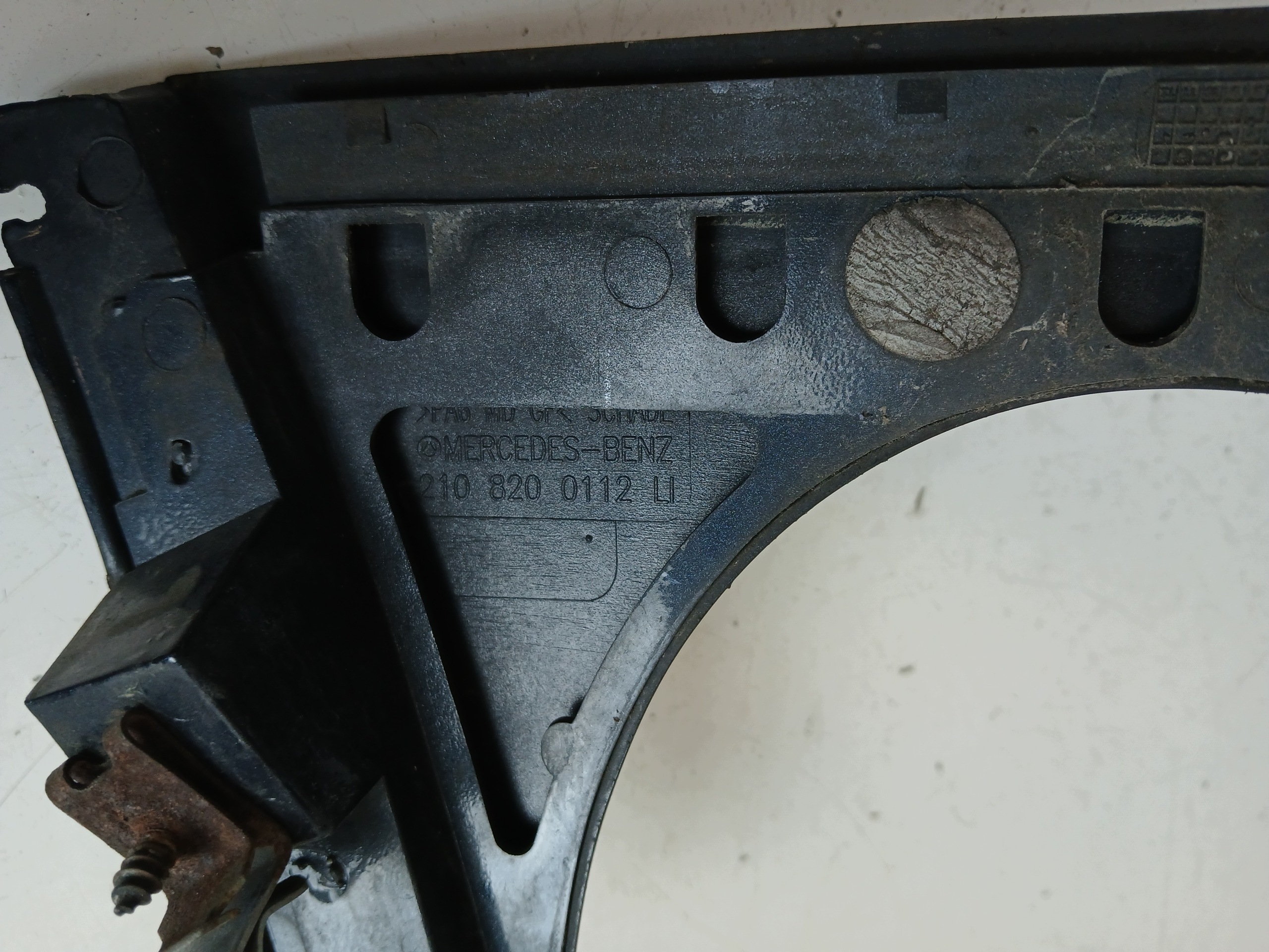 MERCEDES W210 moulding below left LAMPE 2108200112