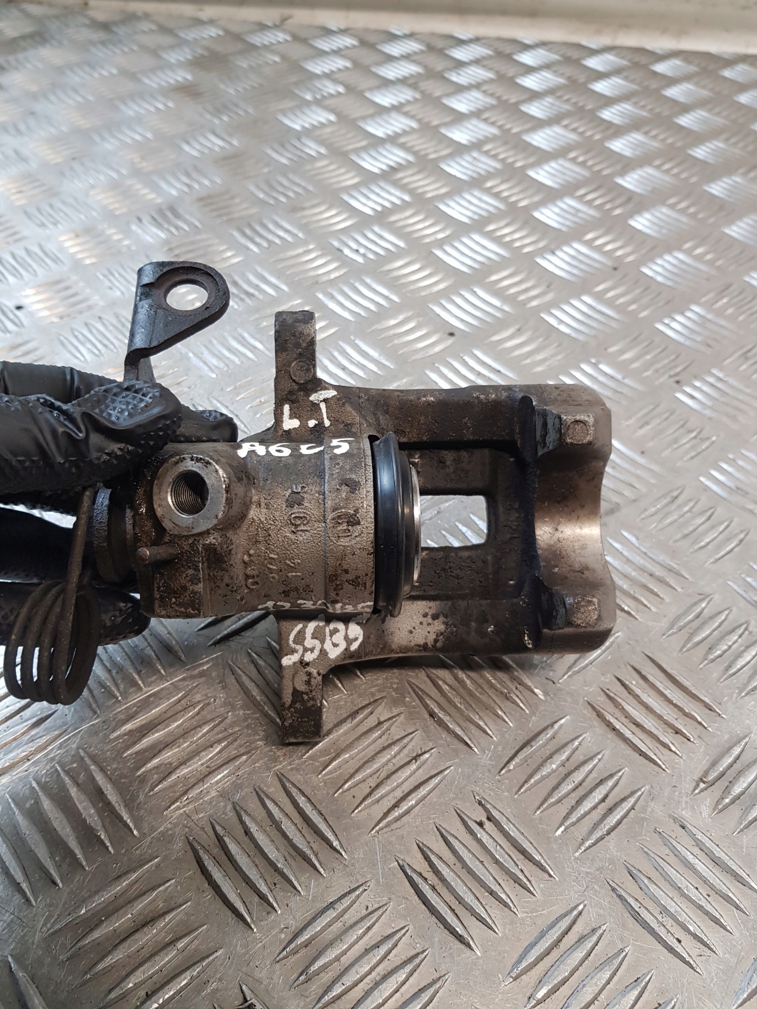 caliper brake left rear part AUDI A6 C5 2.5TDI 02R