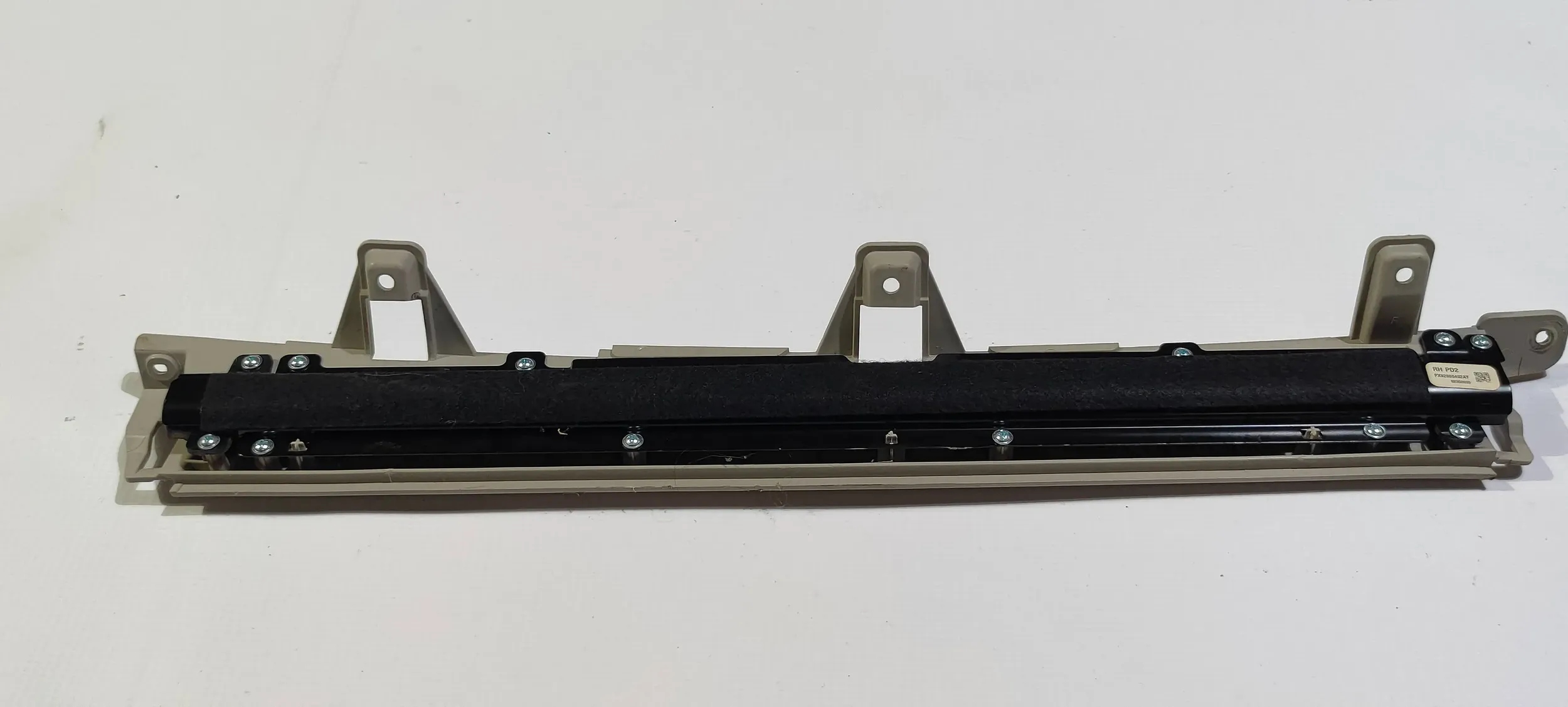 blinds cover boot rear part rear right Chrysler Pacifica 2016