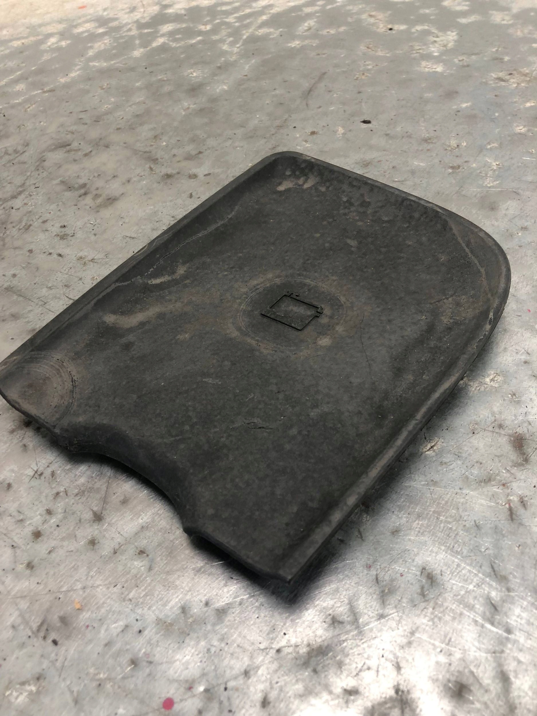 cover spoiler tank levelling PORSCHE CAYENNE 7L5806100A