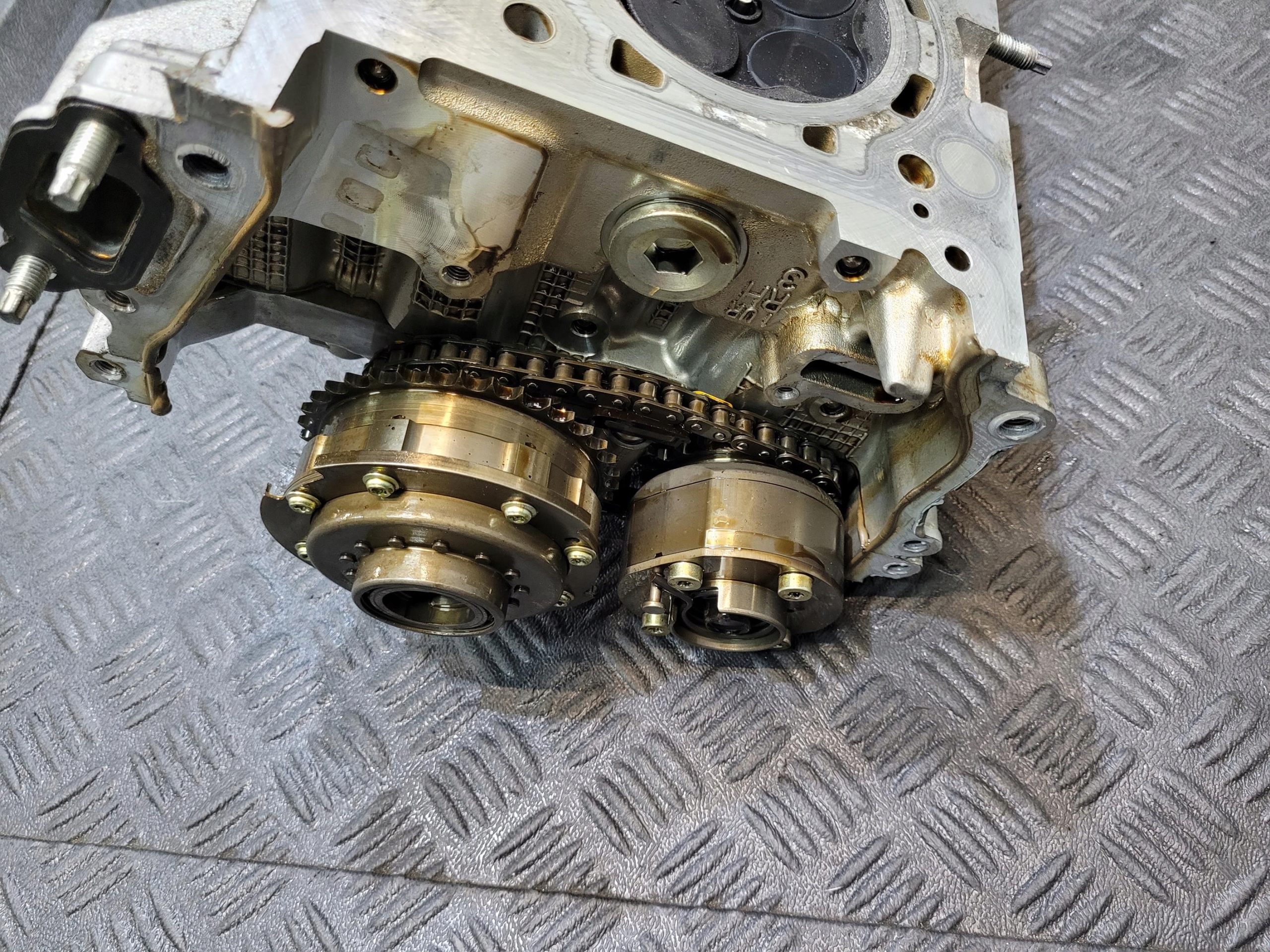 TESTATA completa ALBERI A CAMME 2UR LEXUS LS 600 LS600 H 5.0