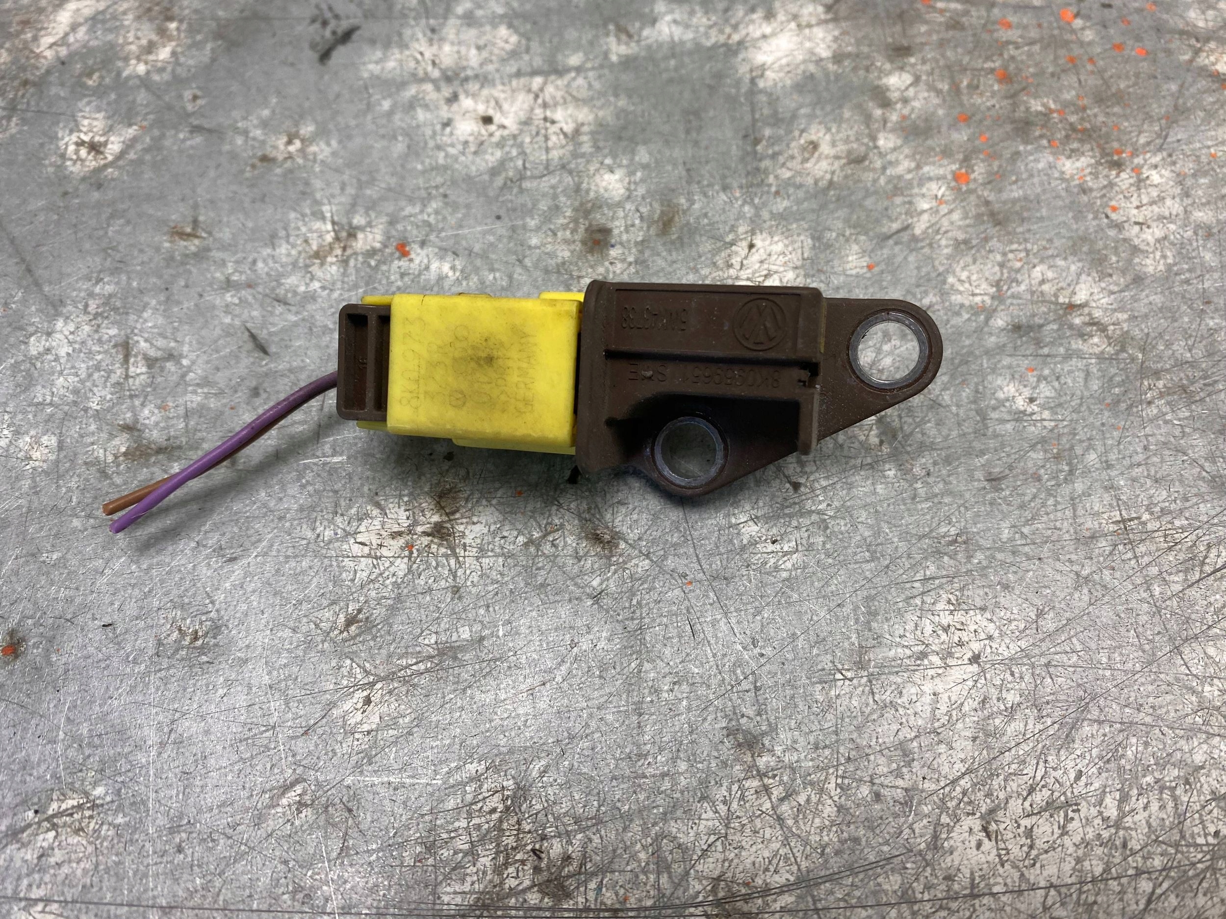 AUDI A4 B8 A5 Q5 impact sensor front 8K0959651