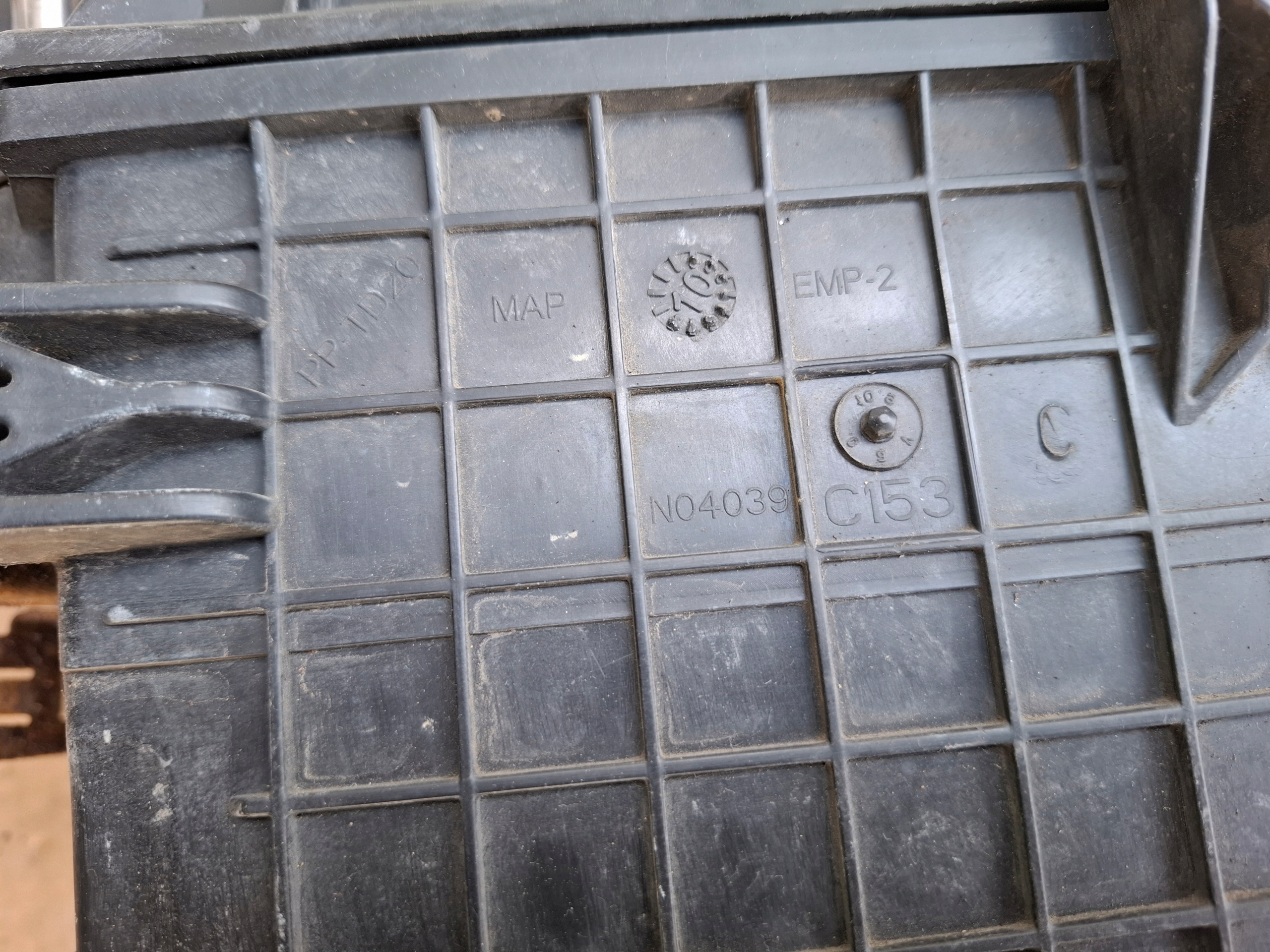 Gehäuse filter luft FORD FIESTA MK7 AV21-9600-AA 1.4 TDCI