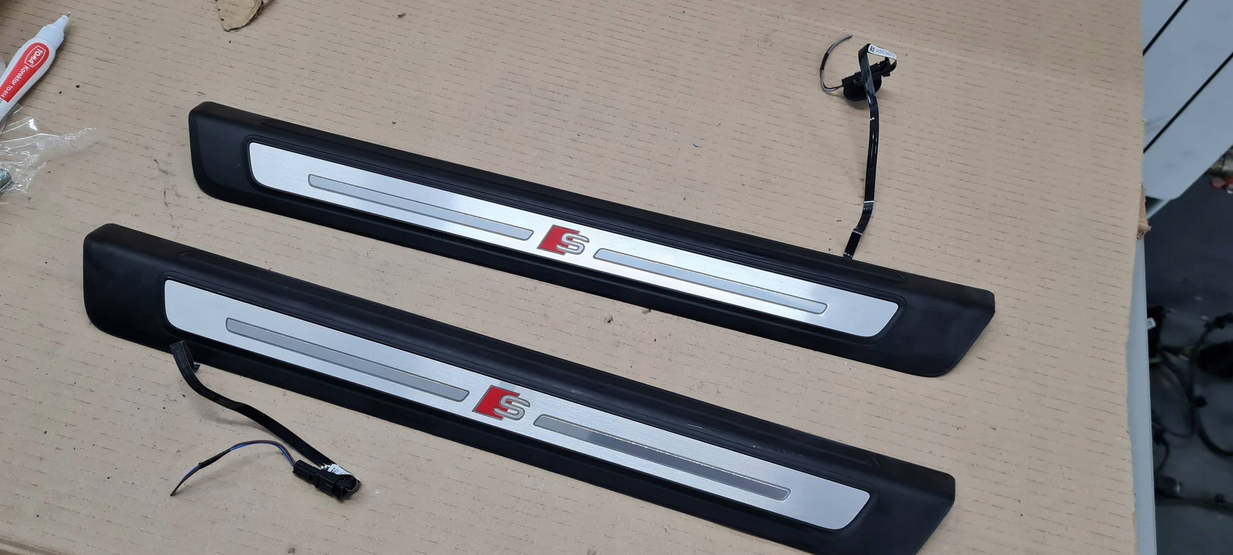 SQ5 80A Q5 moulding cap threshold right front SLINE LED 1 SZTUKA 80A947418