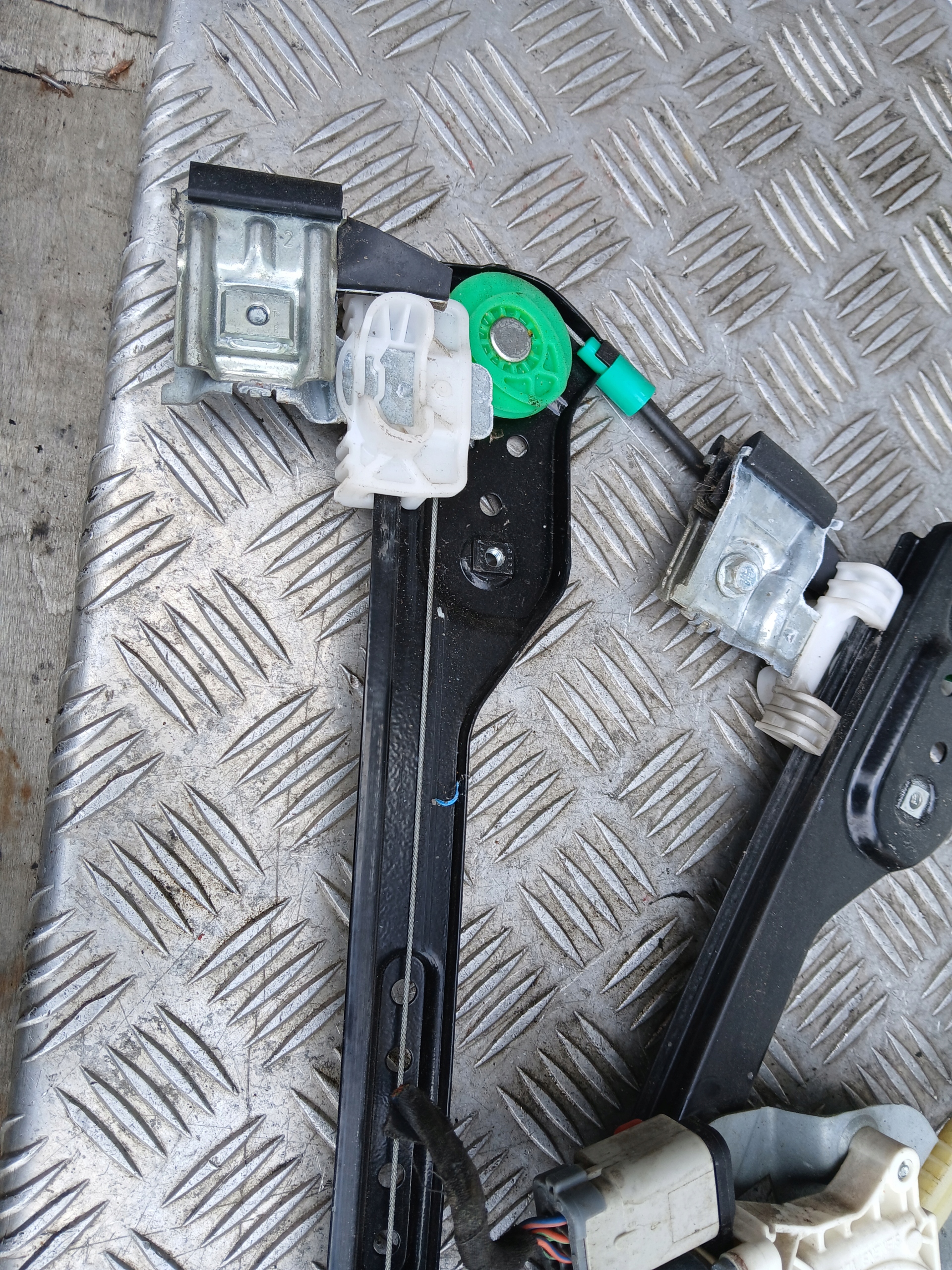 CHRYSLER 300C window regulator right front