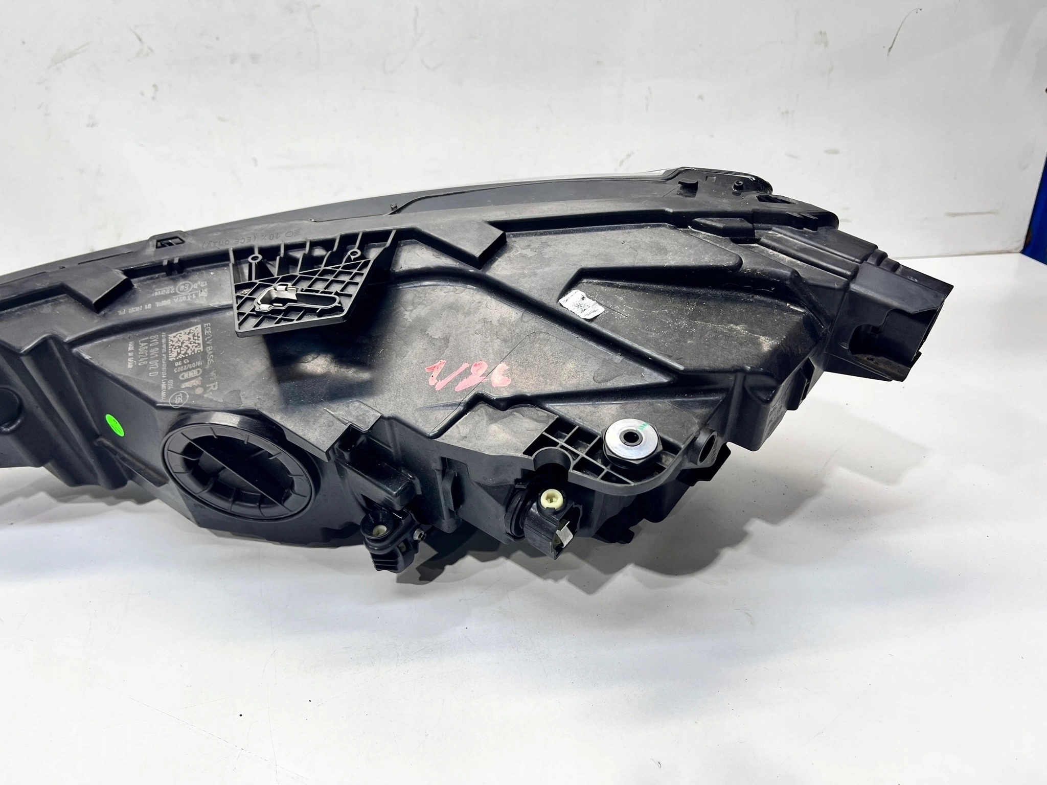 REFLEKTOR light right front AUDI A3 8Y 8Y0941012D