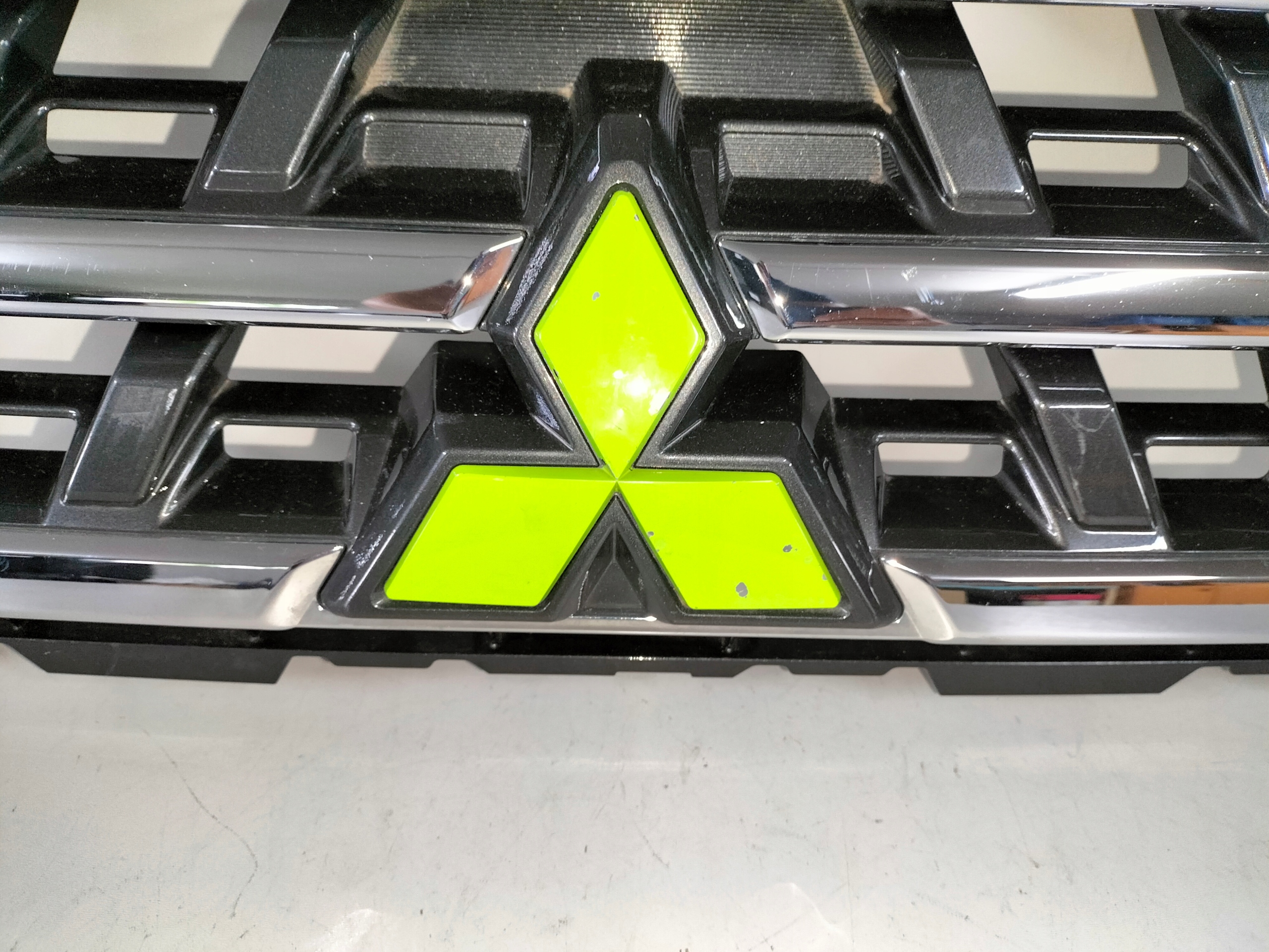 grille grid grill MITSUBISHI PAJERO IV LIFT 15