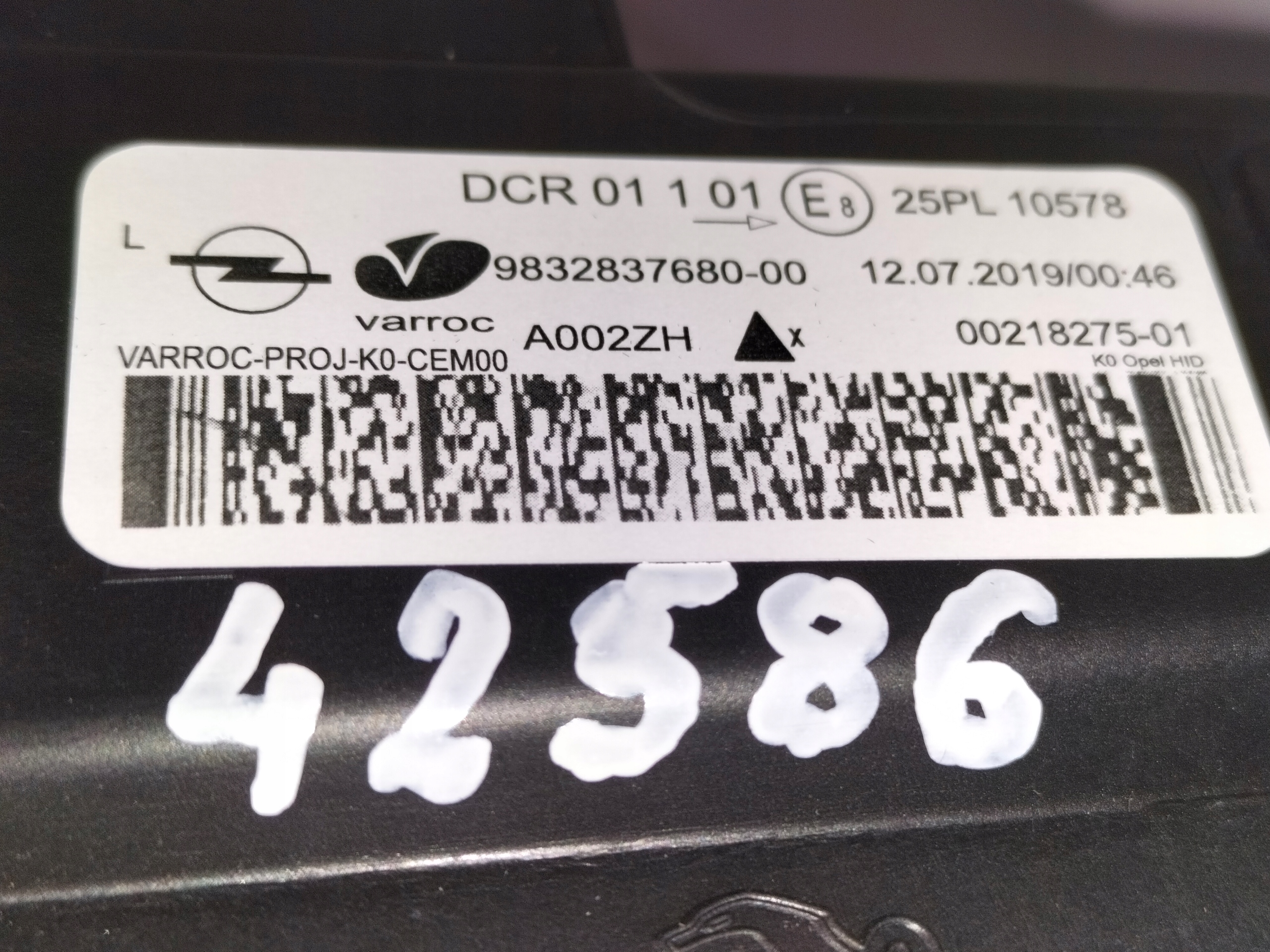 light front reflektor left OPEL ZAFIRA D 19- VIVARO C 19- XENON
