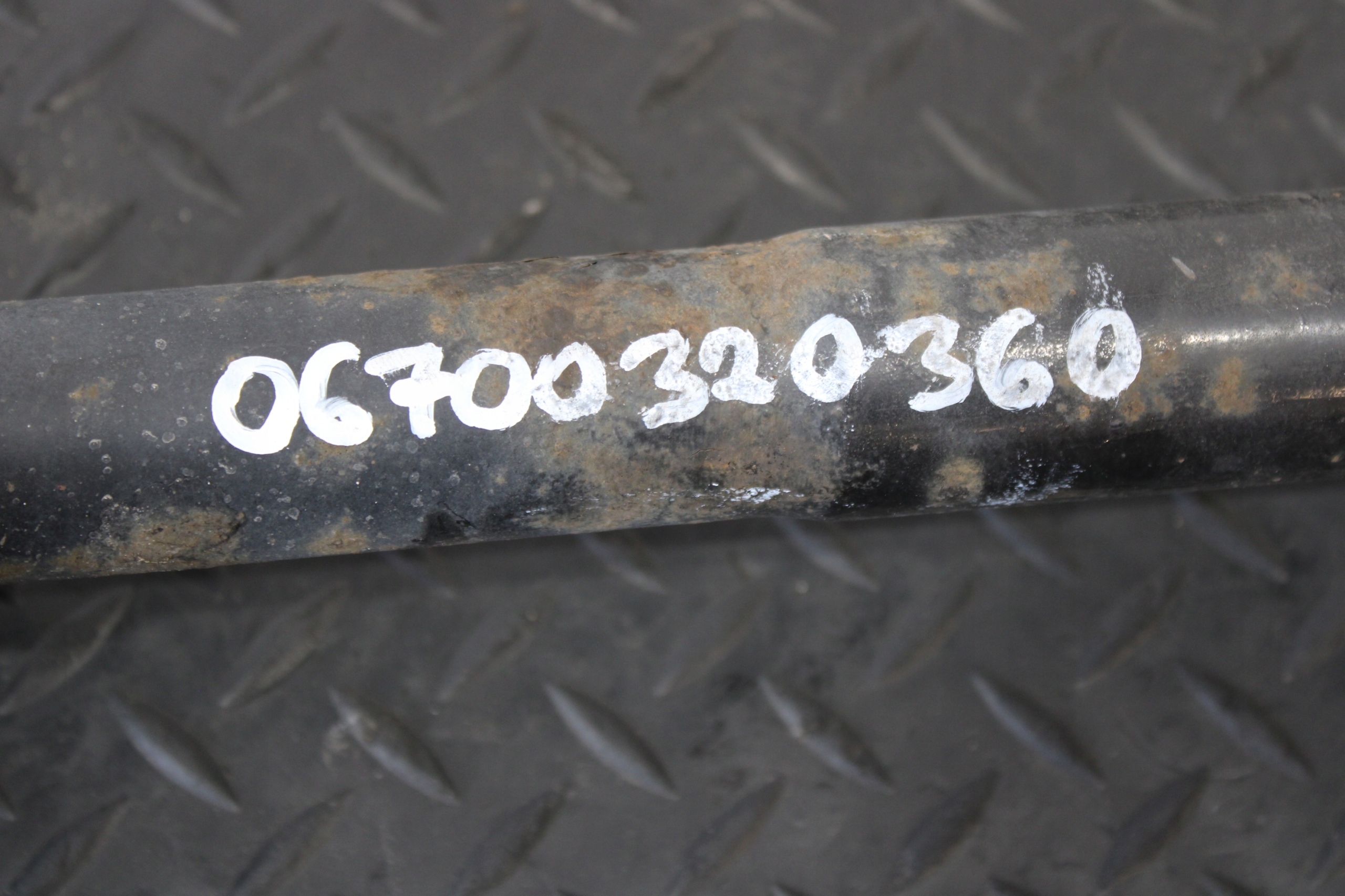 semi-axis semi-axis left rear part MASERATI LEVANTE M161 06700320360