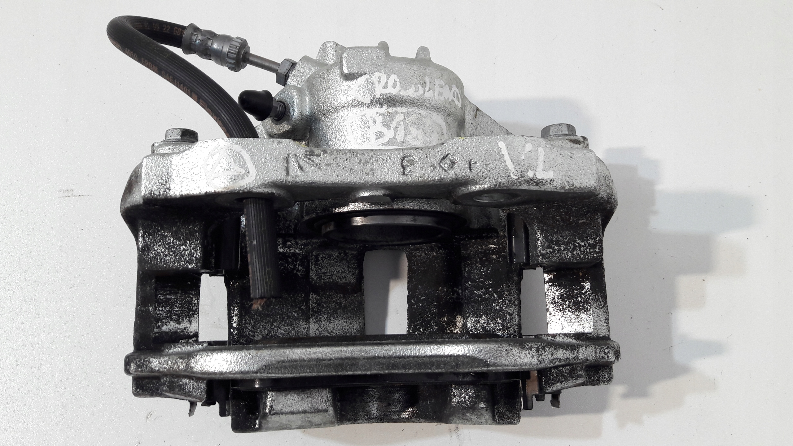 Opel Crossland X 2022 caliper brake left front