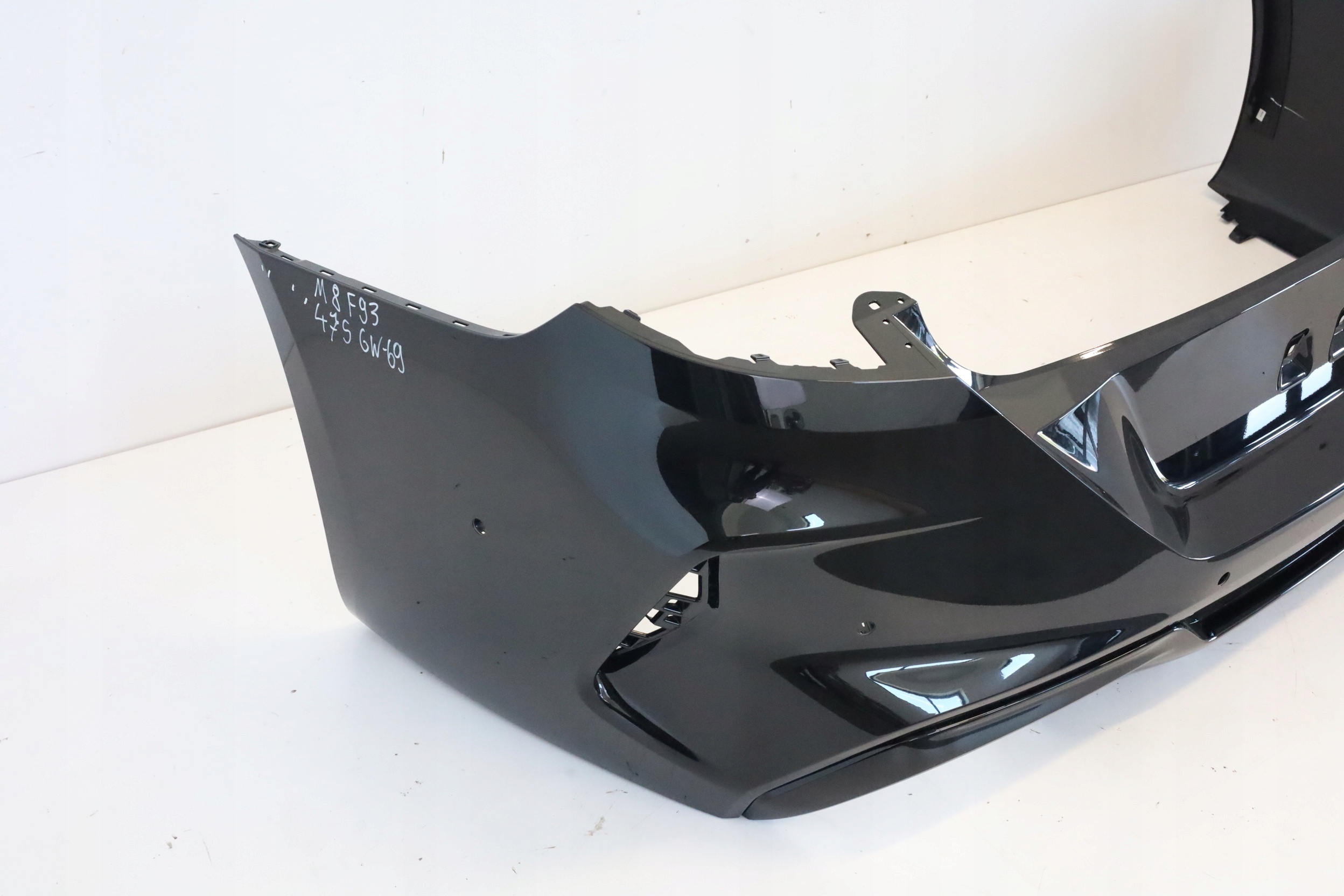 ZDERZAK TYŁ TYLNY BMW M8 F93 M-POWER 475 Strona zabudowy tył