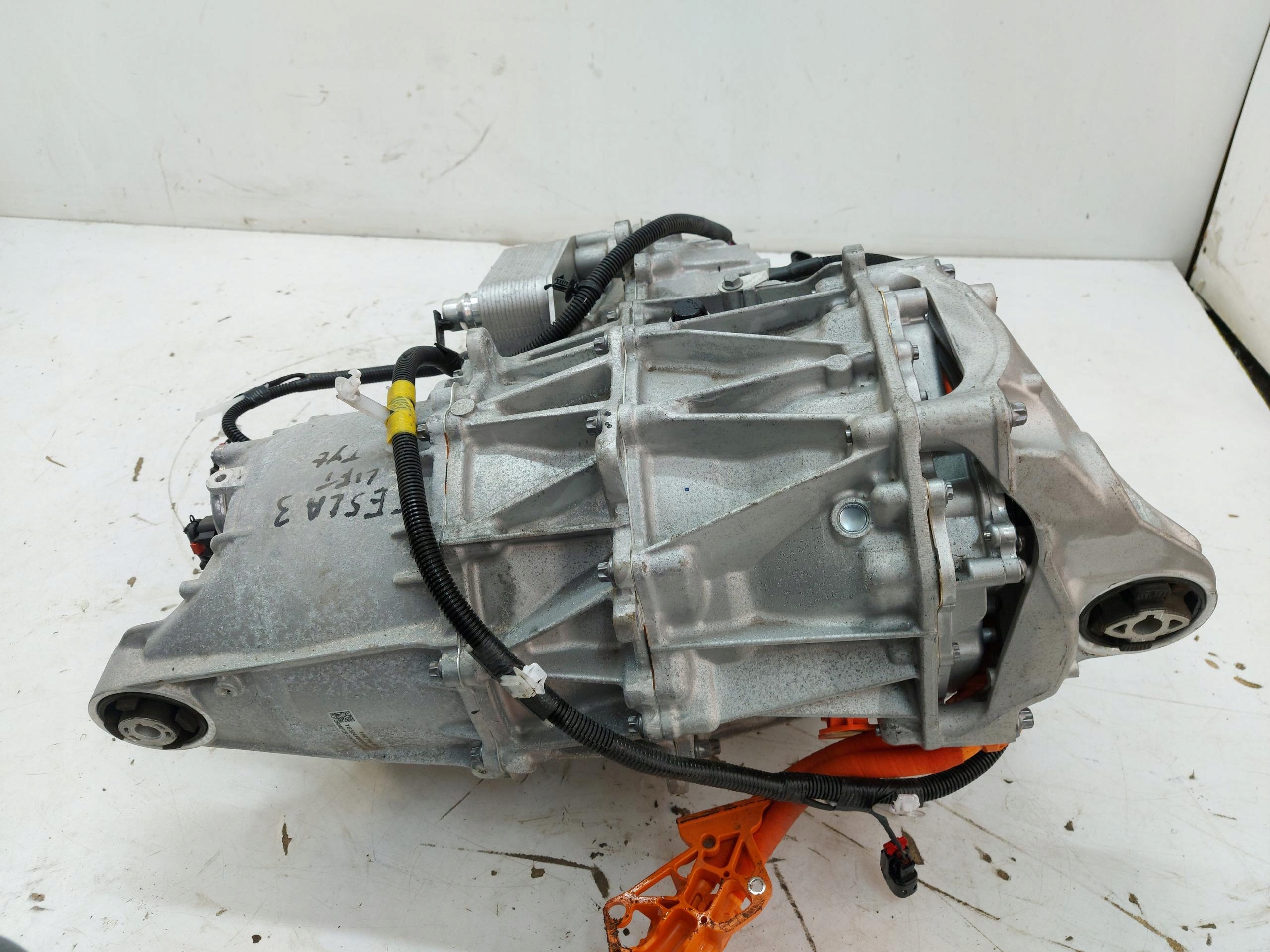 TESLA MODEL 3 LIFT 2024 HIGHLAND engine electrical rear part