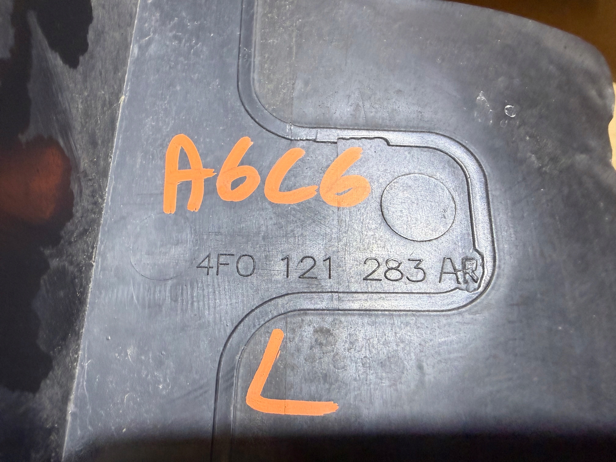AUDI A6 C6 LIFT luftansaugkanal links 4F0121283AR