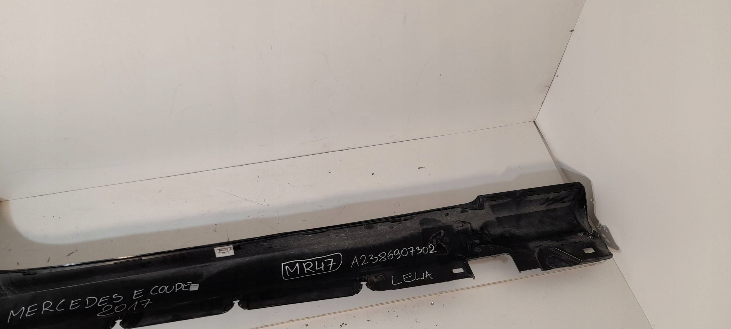 Mercedes-Benz E W238 cap threshold right A2386907302 (MR47)