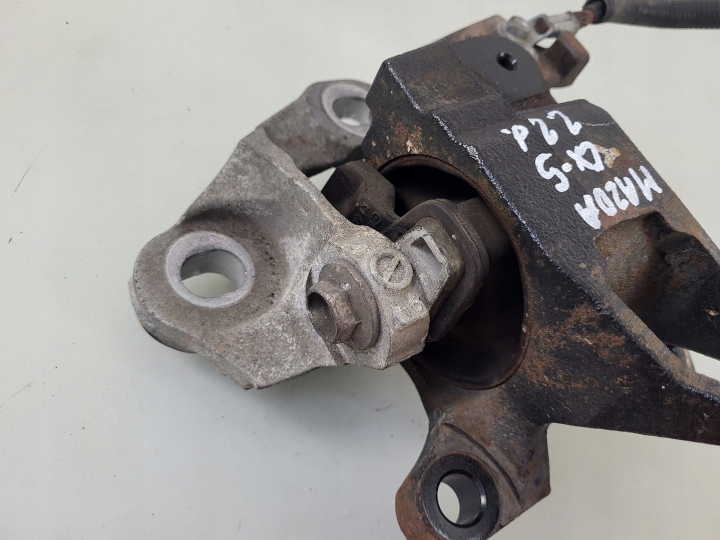 engine mount holder holder 2.2 d MAZDA CX-5 and KE