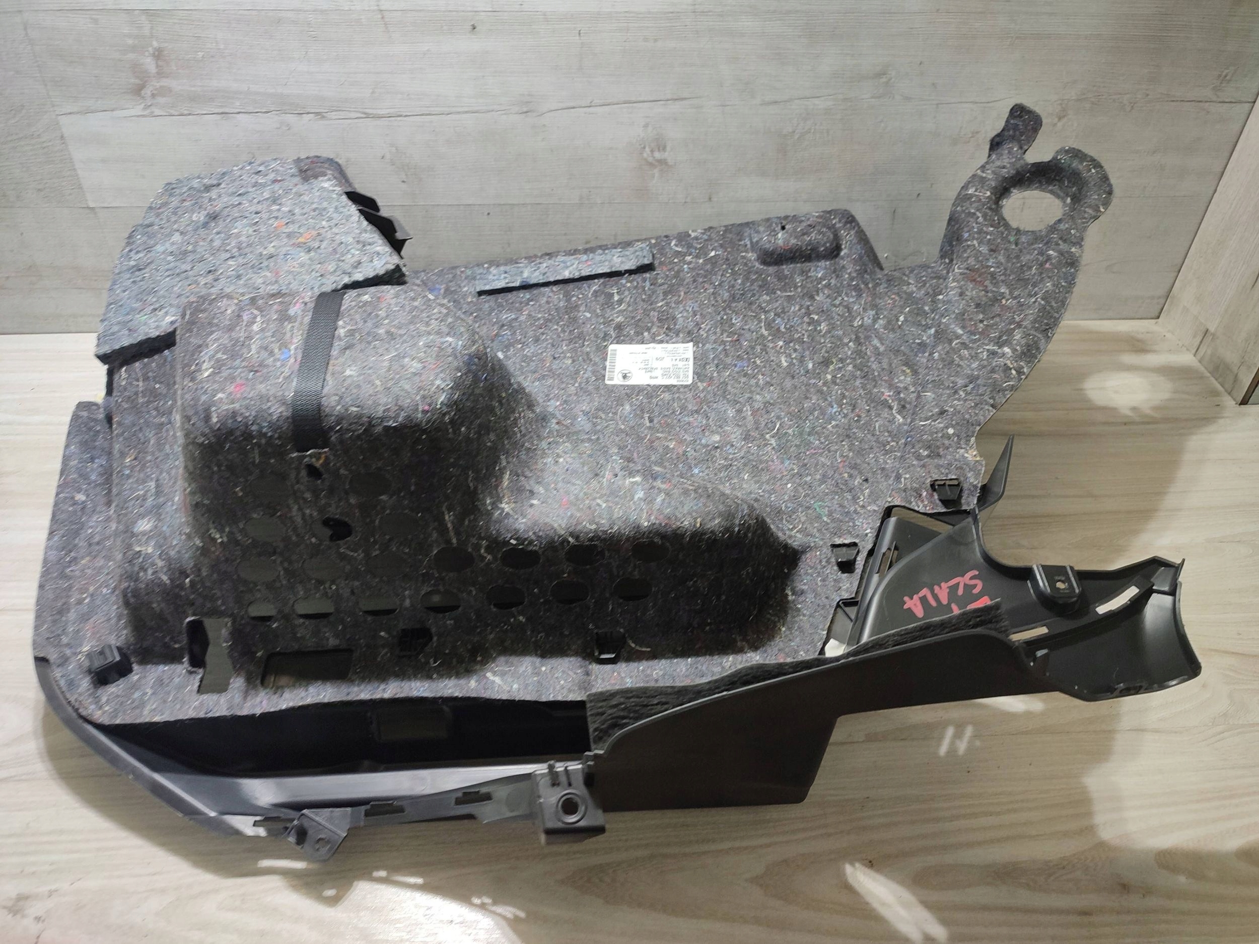 Skoda Scala 2020 rear part side left side / upholstery / boot